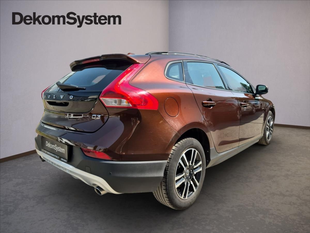 Volvo V40, 2,0 D3 Cross Country - fotka 3