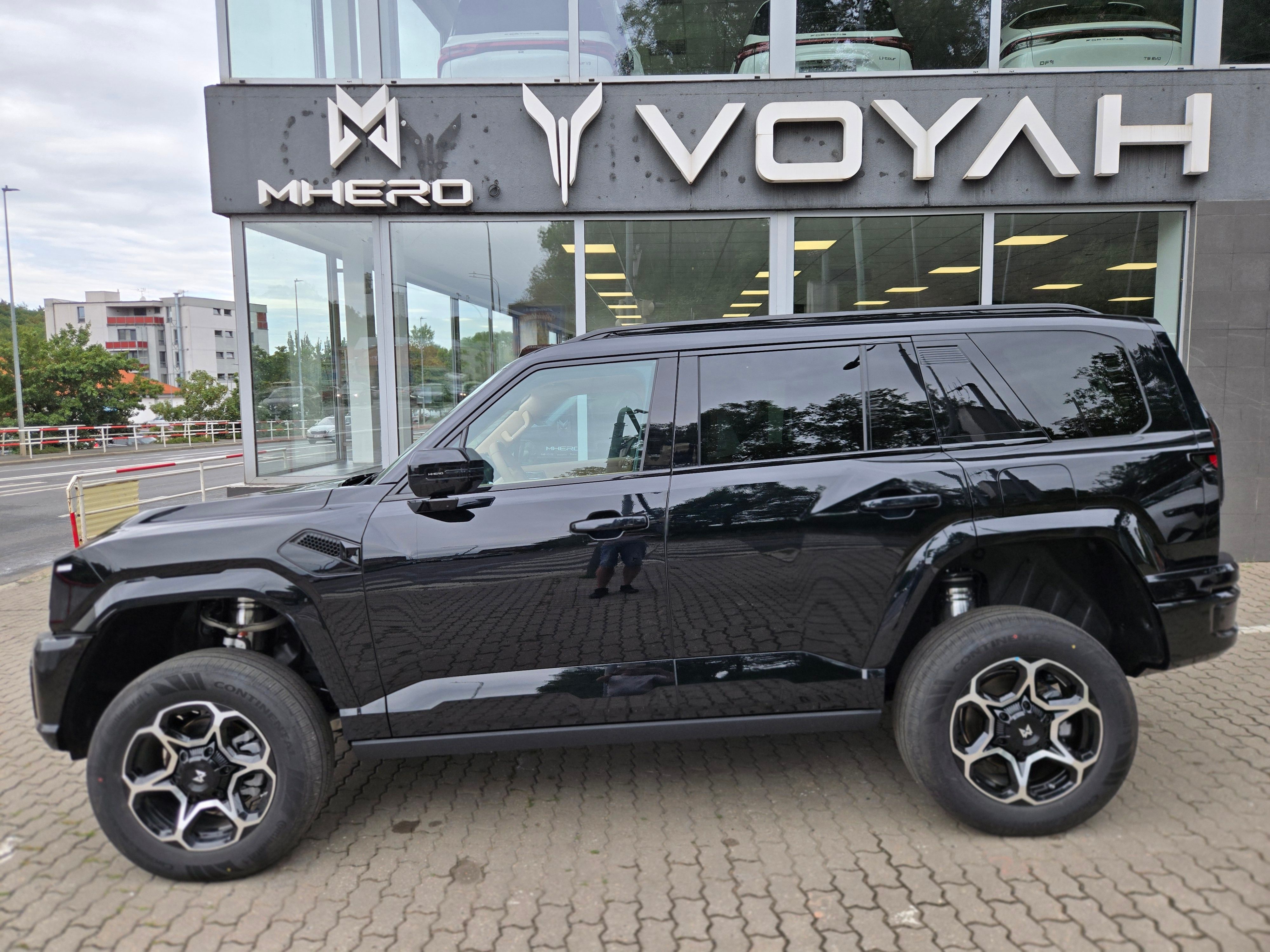 Dongfeng, M-HERO 817 E1+a  PHREV 4x4