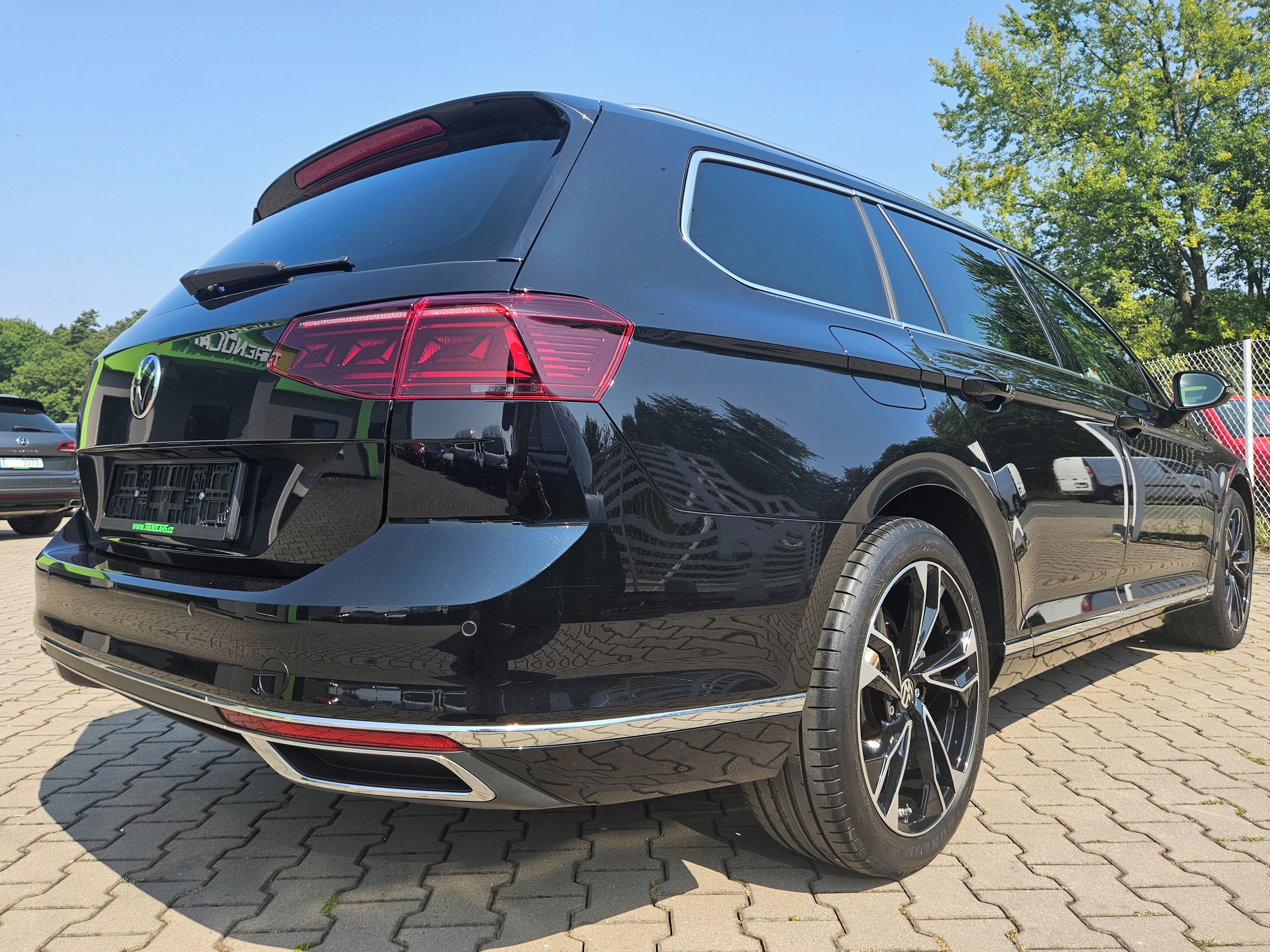 Volkswagen Passat, 2.0TDi ELEGANCE Kůže/Alcanta - fotka 3