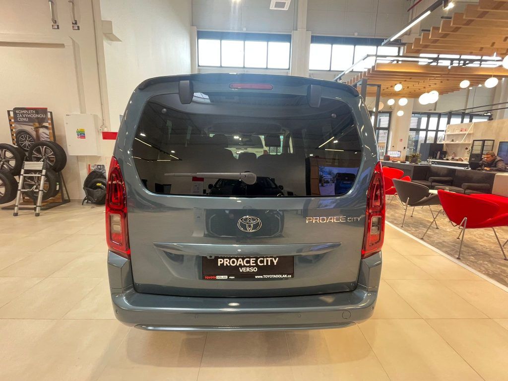 Toyota Proace City Verso, 1.5 D-4D M/T Family 7S - fotka 5