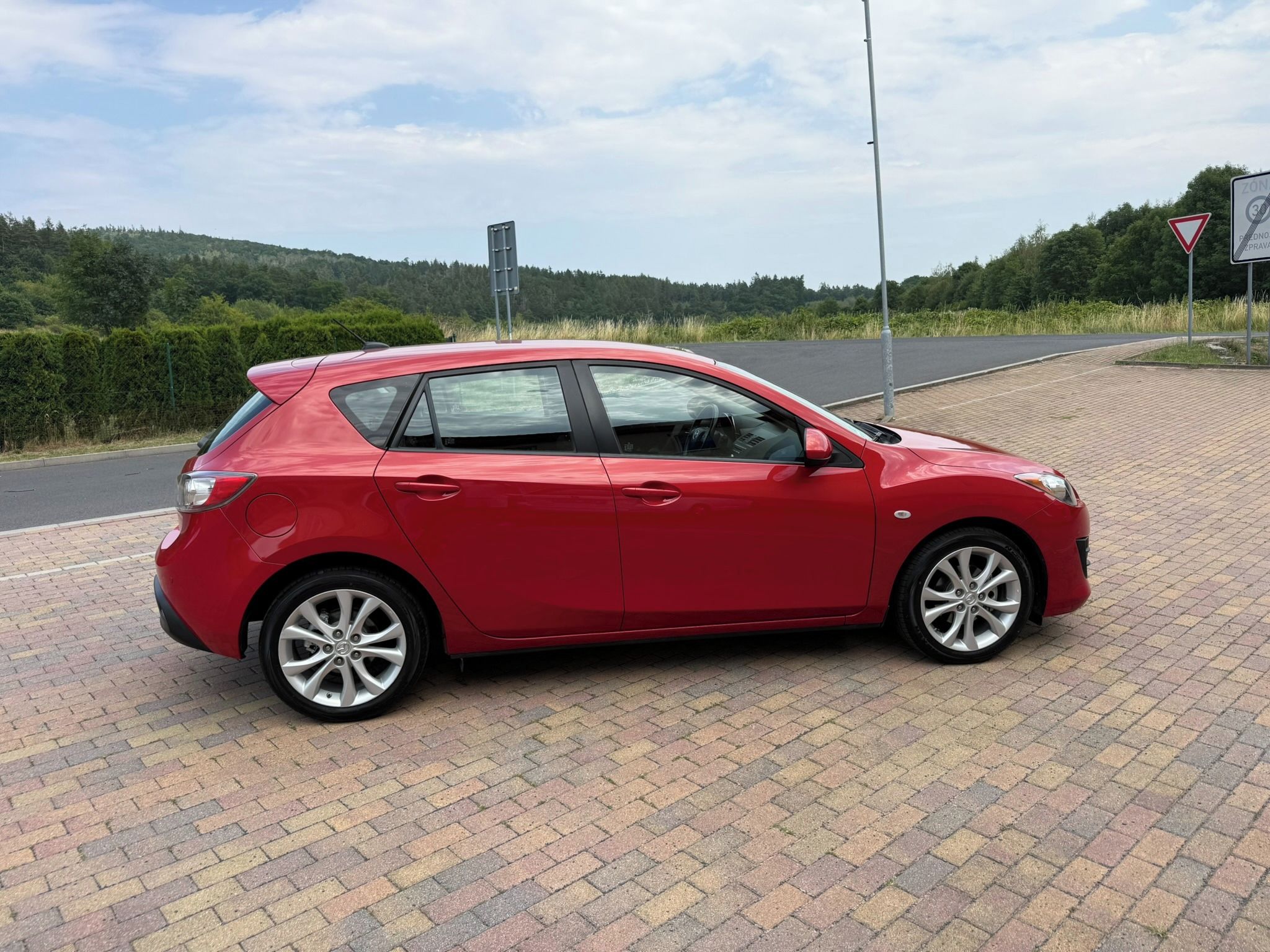Mazda 3, 1.6 16V 77kW AC,NAVI,VYH.OKNO - fotka 6