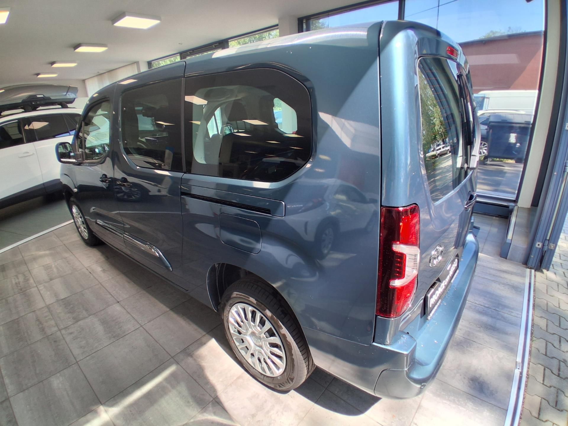 Toyota Proace, Business 7S, 1.2L (110hp) - fotka 5