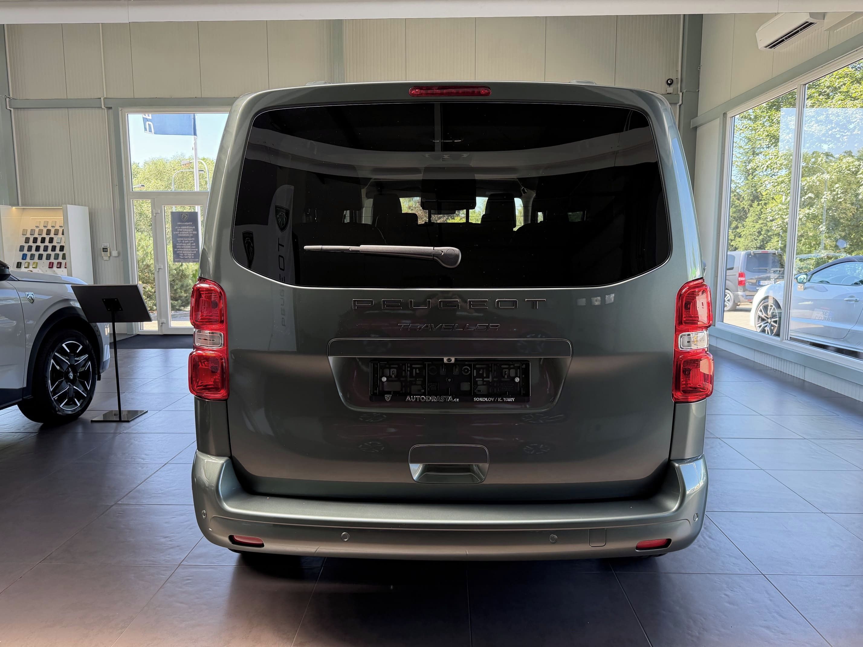 Peugeot Traveller, Allure L2 2.2 BHDi 180k EAT8 - fotka 5