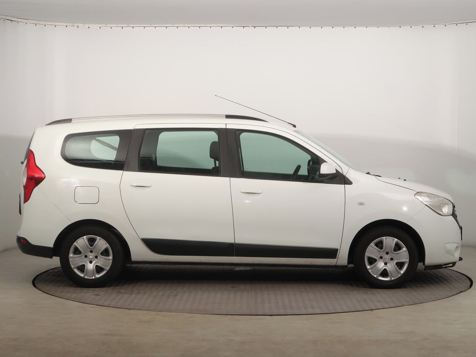 Dacia Lodgy, 1.6 SCe, ČR,1.maj - fotka 6
