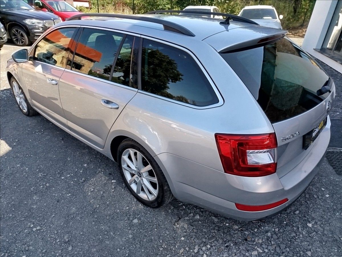 Škoda Octavia, 2,0 TDi 110kW, SERVIS ŠKODA - fotka 4