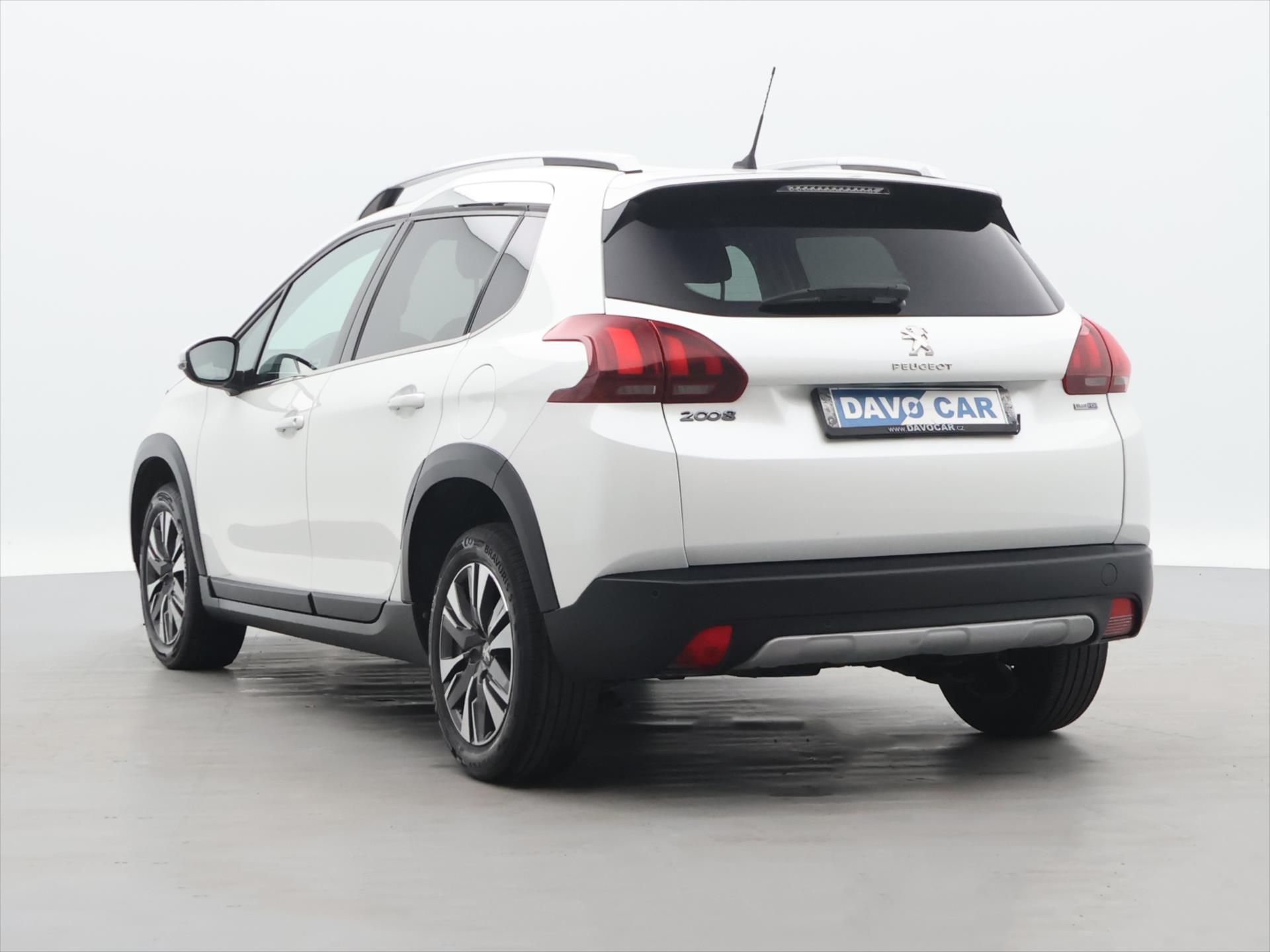 Peugeot 2008, 1,6 HDI 73kW CZ - fotka 5
