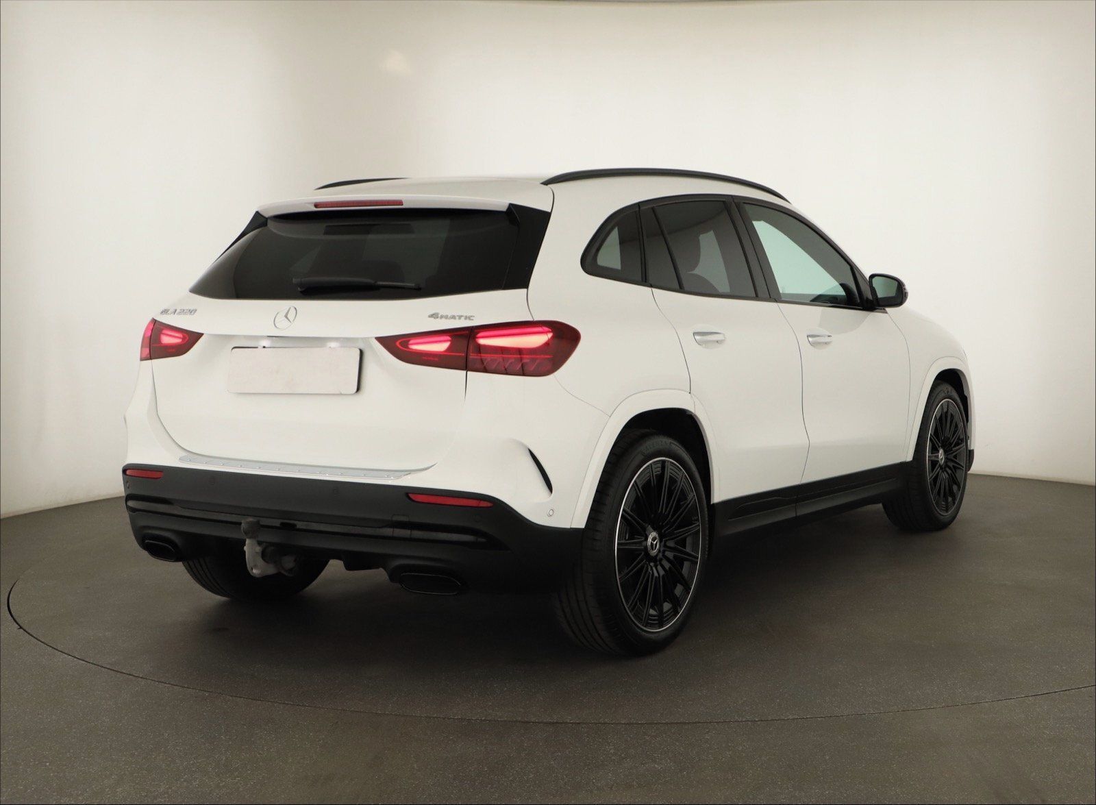 Mercedes-Benz GLA, 220 4MATIC, AMG LINE, KEYLESS - fotka 5