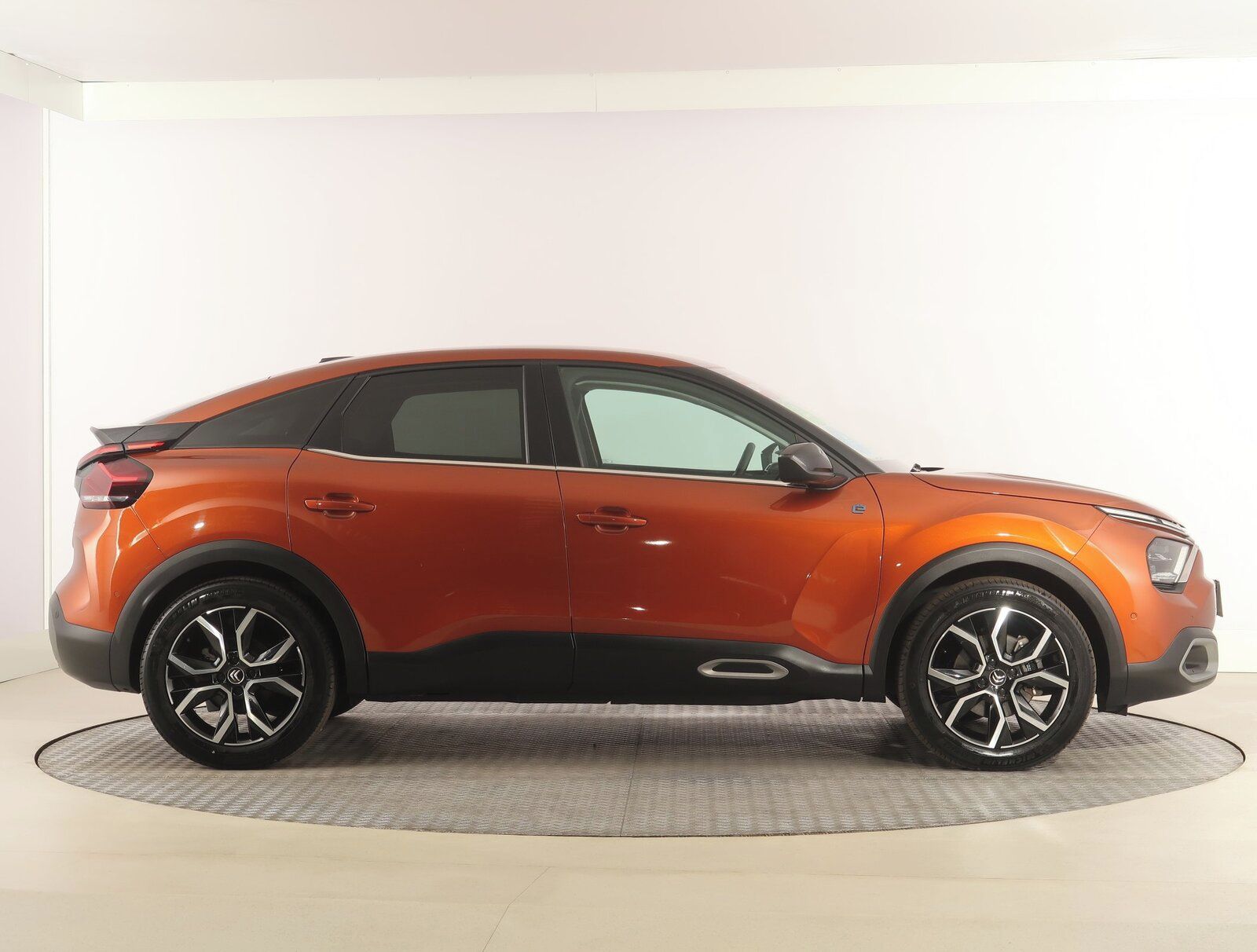 Citroën ë-C4, 50 kWh, SoH 94%, Shine - fotka 6