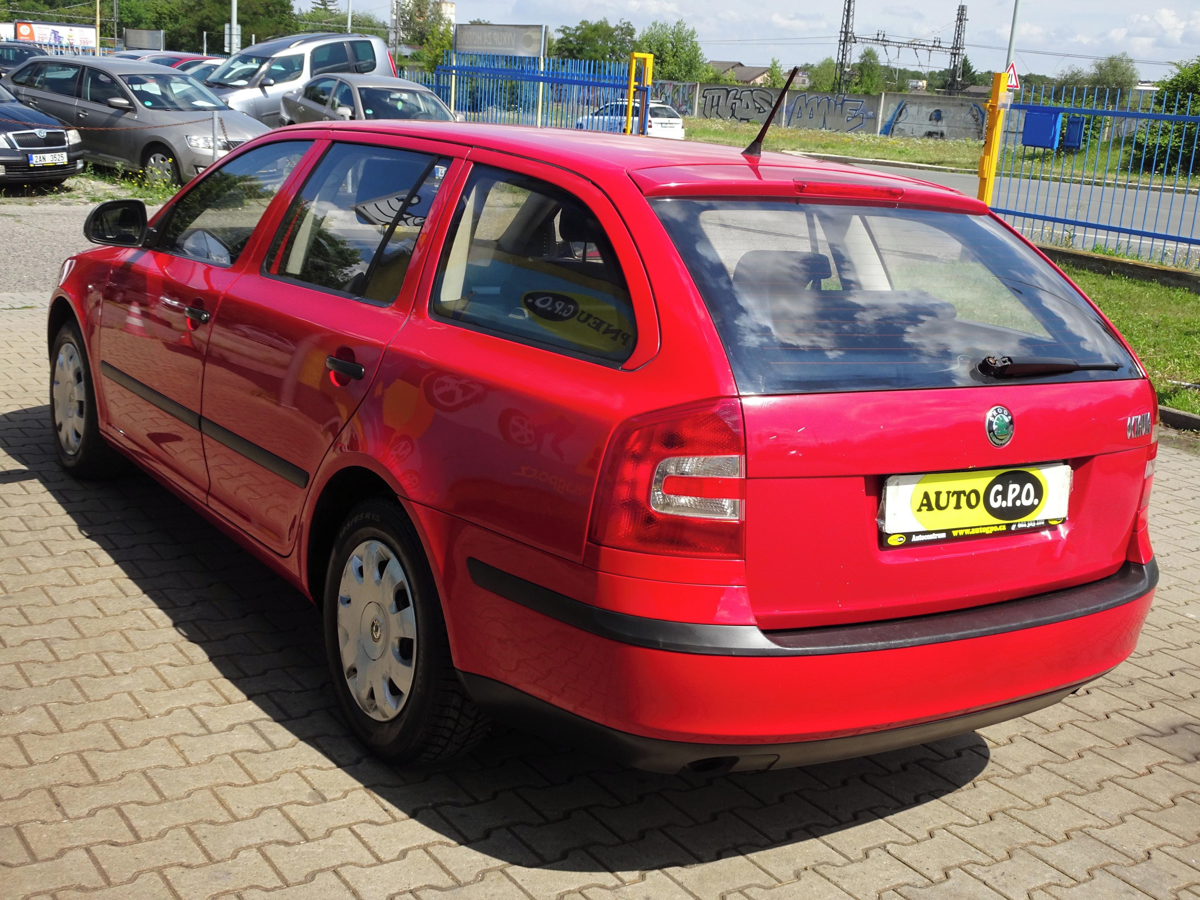 Škoda Octavia, 1.6i Combi - fotka 5