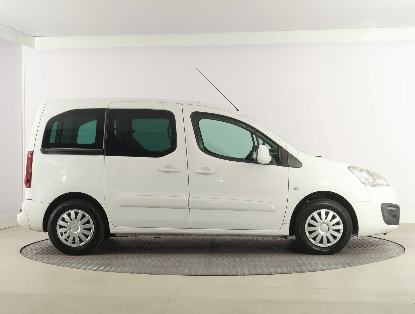 Peugeot Partner, 1.6 BlueHDi, Active, 5Míst - fotka 6