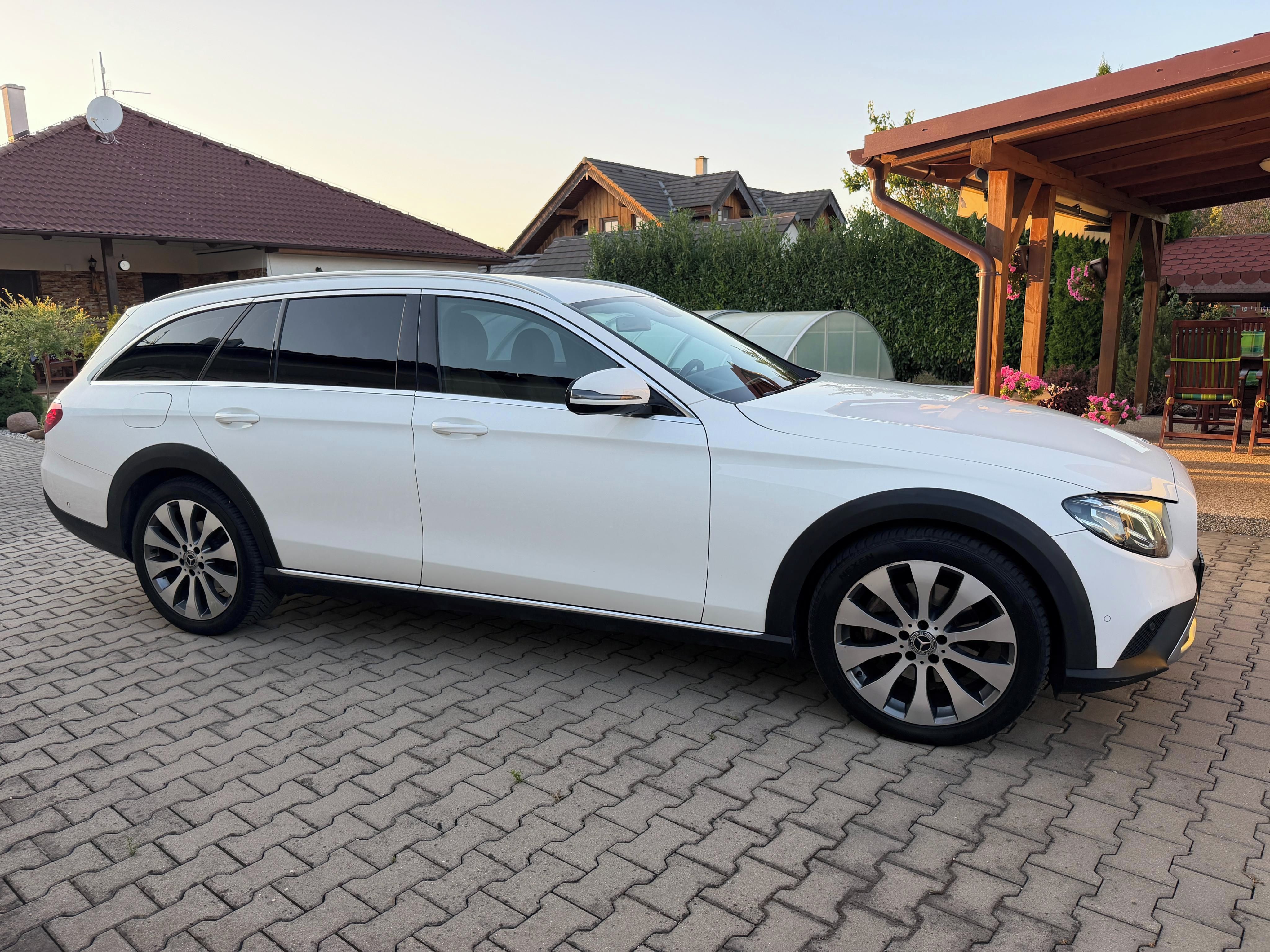 Mercedes-Benz Třídy E, 220 D 143kW 4MATIC, AllTERRAIN - fotka 4