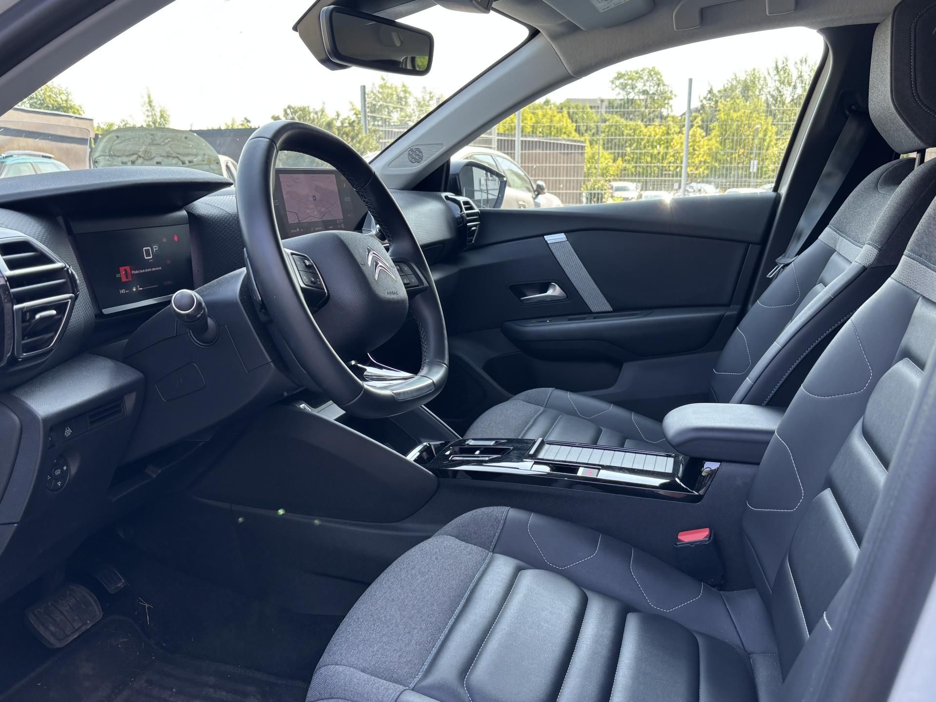 Citroën C4, 1,2 PureTech 130k EAT8 SHINE - fotka 6