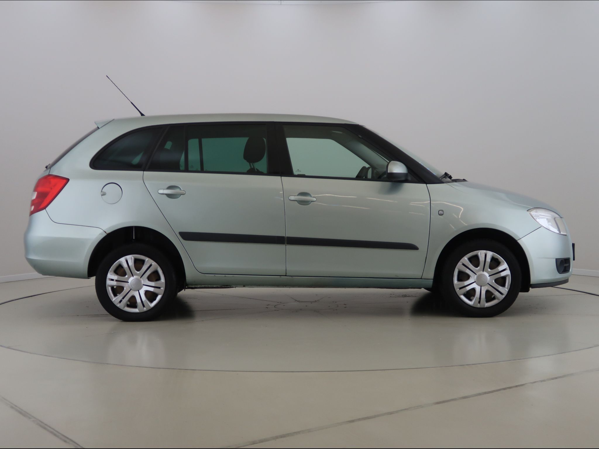Škoda Fabia, 1.2,HTP,51kW,CZ - fotka 4