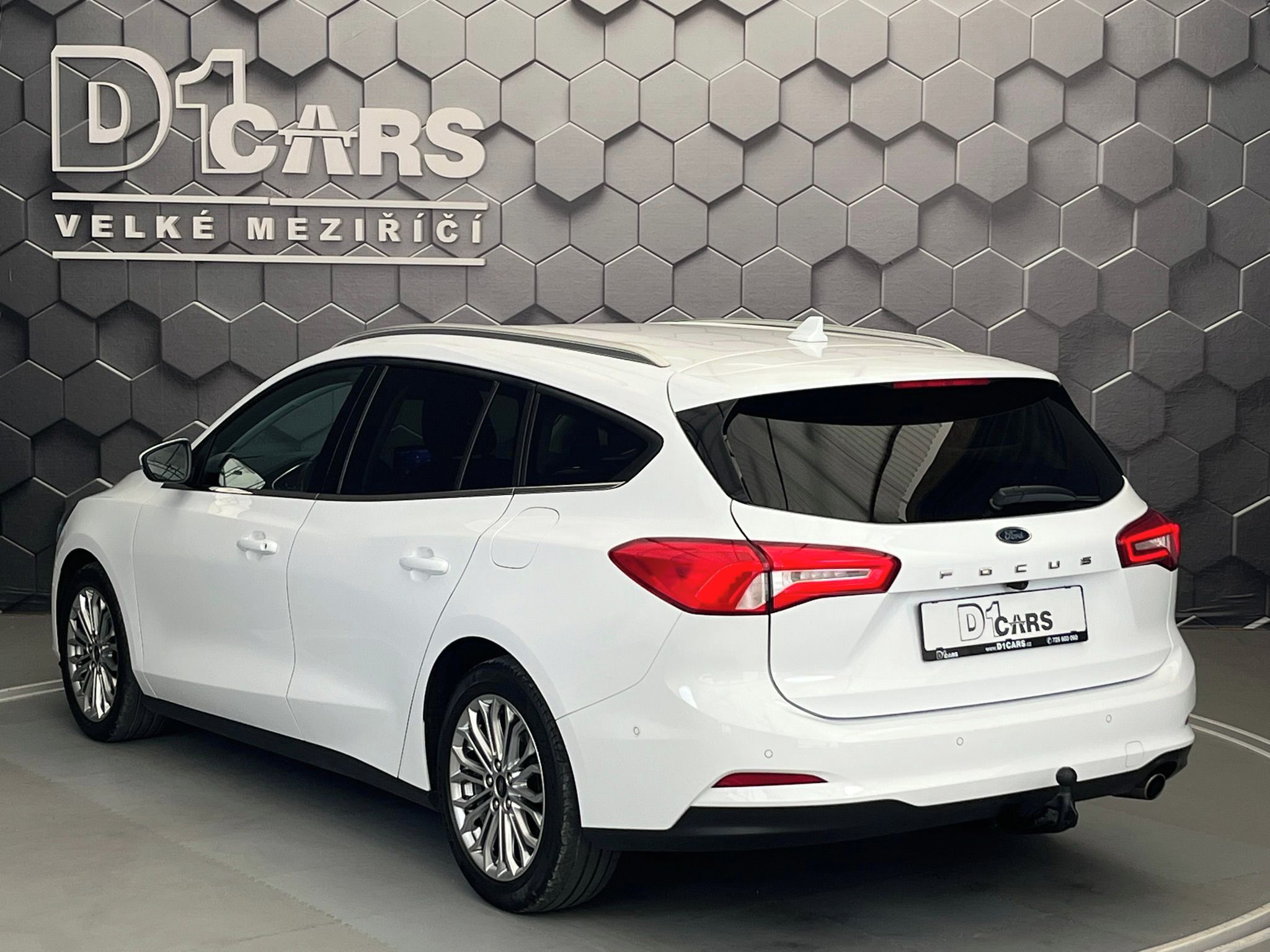 Ford Focus, 2.0 EB Titanium LED - fotka 2