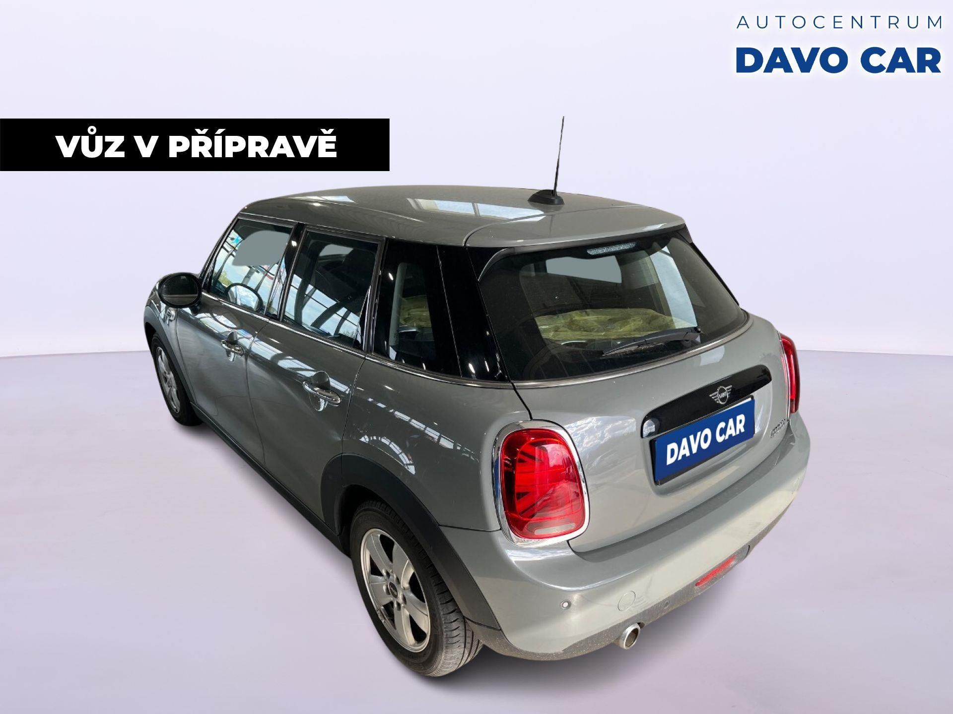 Mini Cooper, 1,5 100 kW 1.Maj. Aut.klima - fotka 4