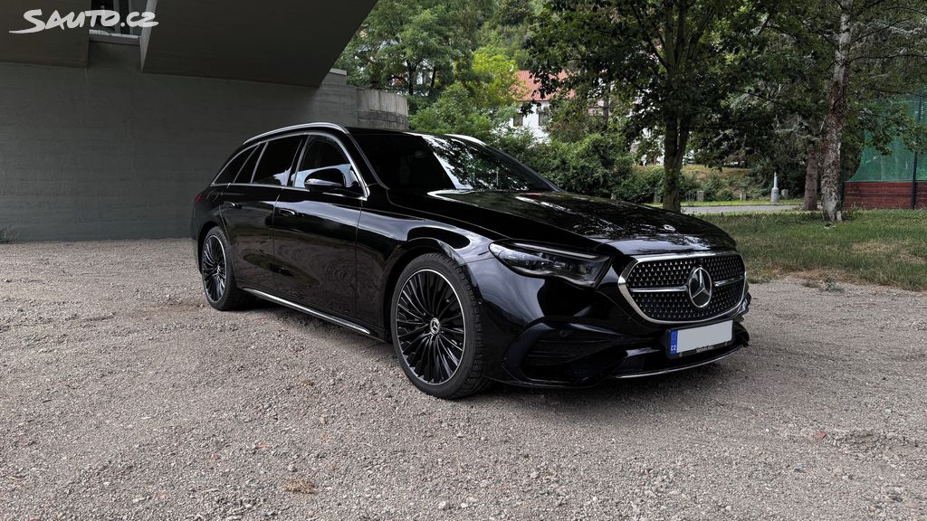 Mercedes-Benz Třídy E, E220d, AMG, záruka, panorama