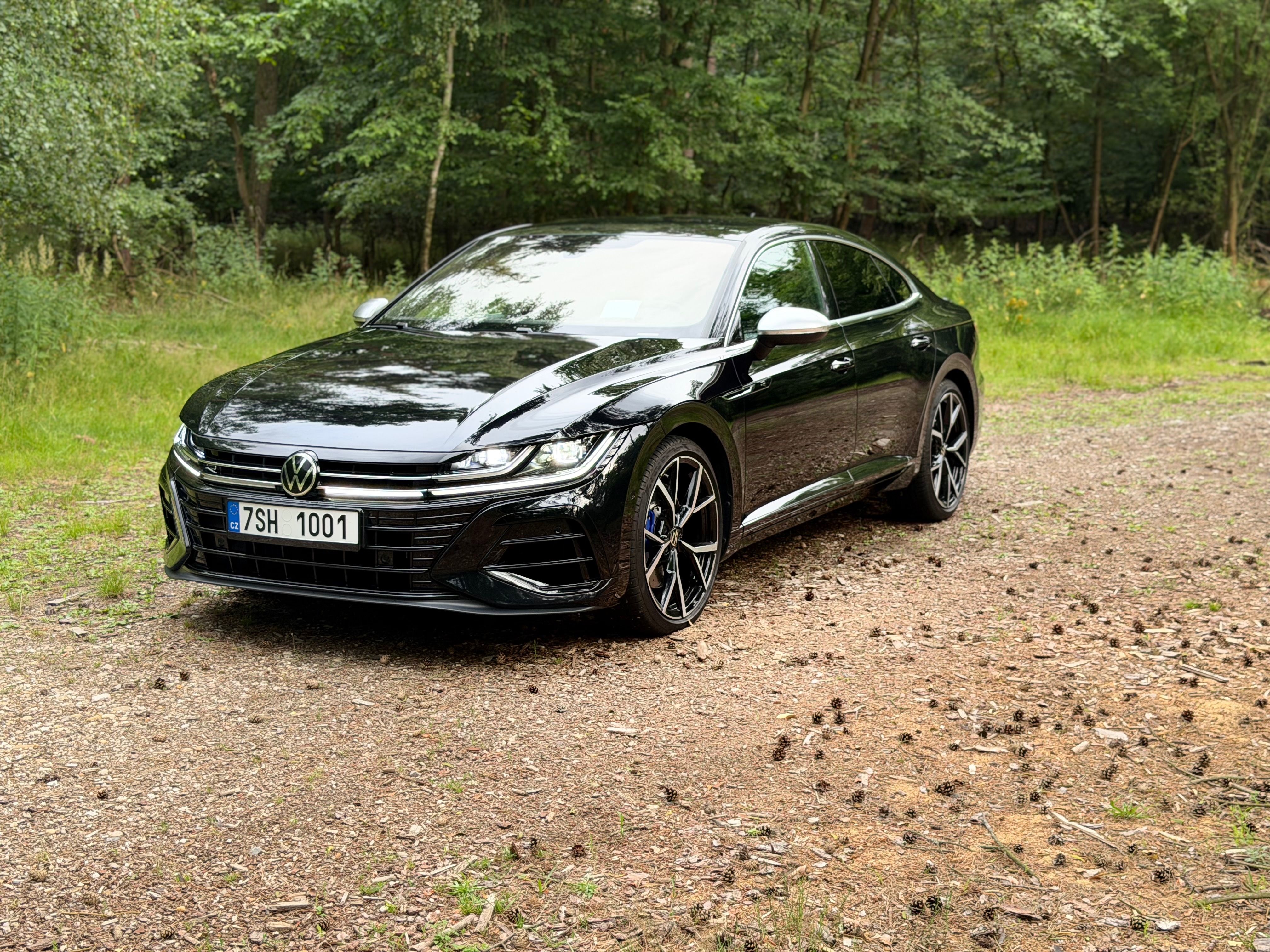 Volkswagen Arteon, Volkswagen Arteon R 2.0 TSI