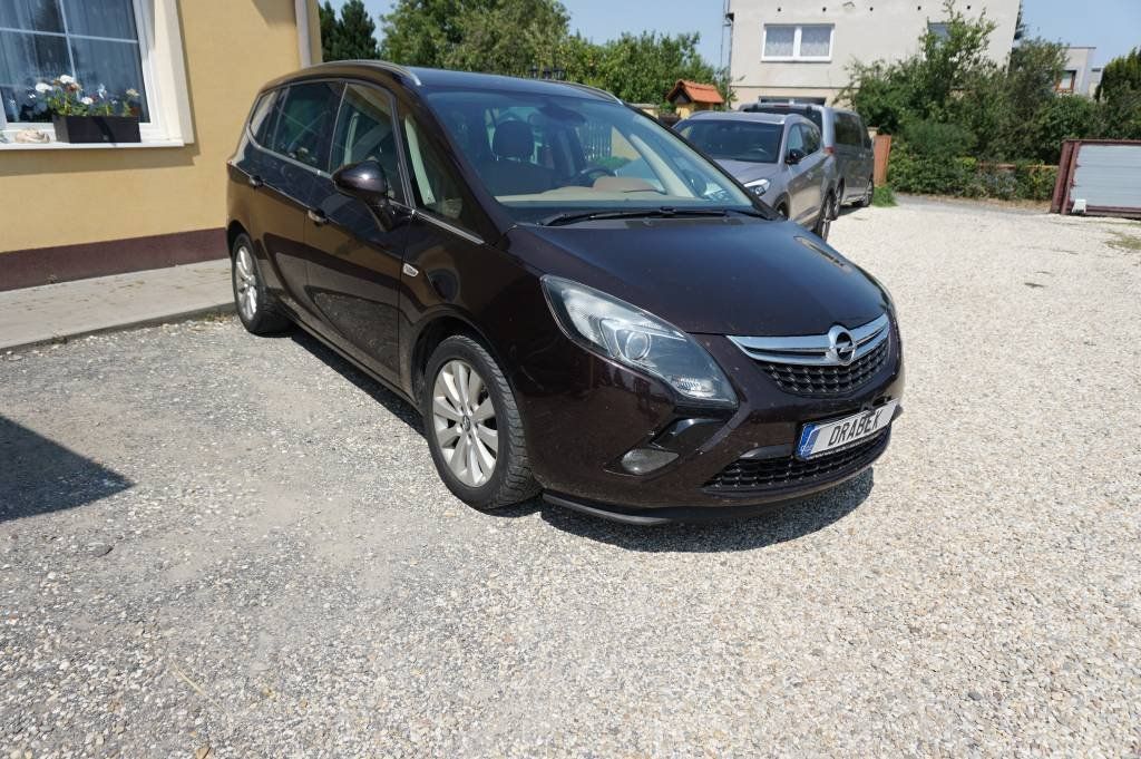 Opel Zafira, Tourer 2,0 96 kW - fotka 4