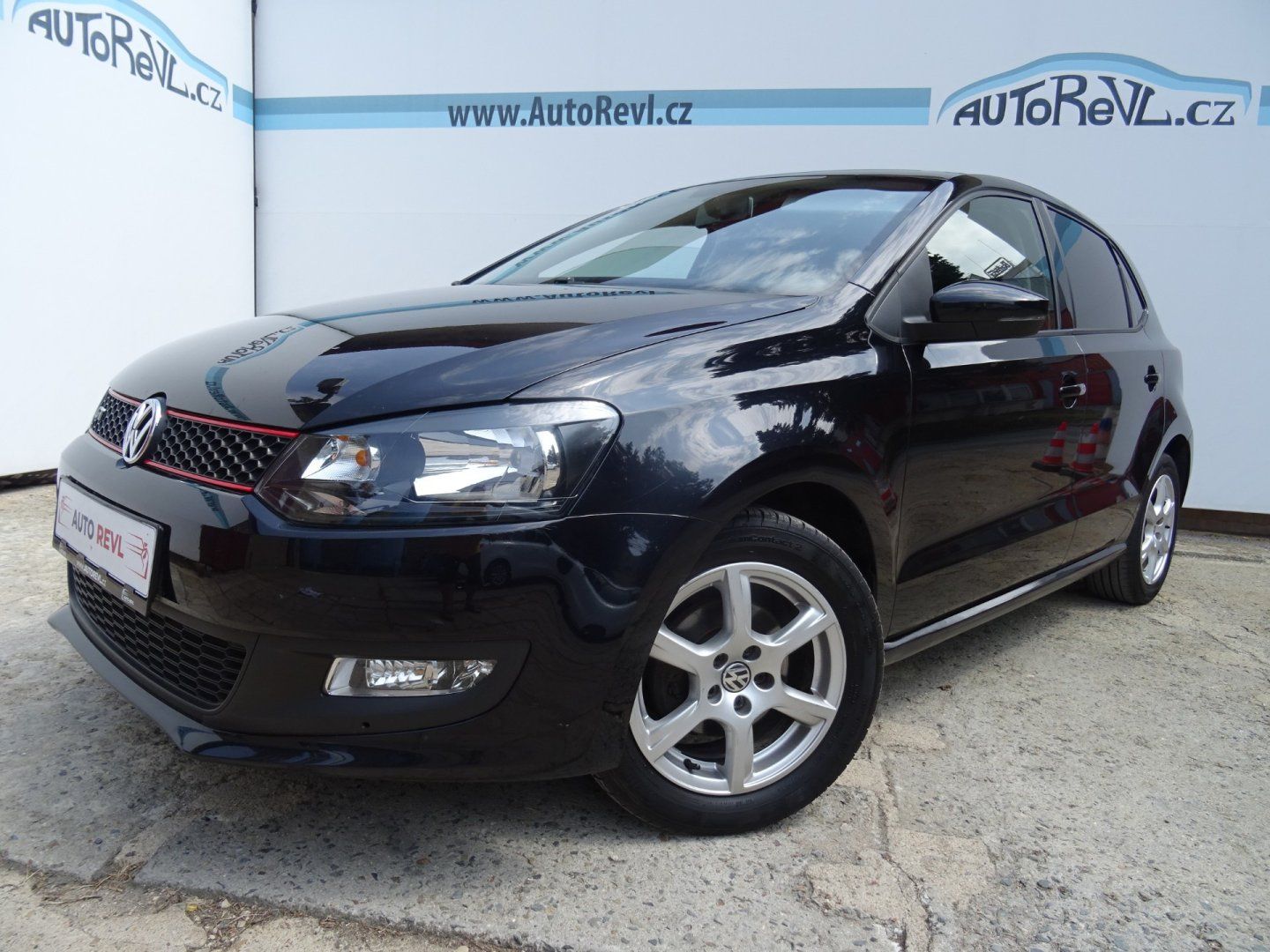 Volkswagen Polo, 1.4i,63kW,s.kniha,klima,ALU - fotka 2