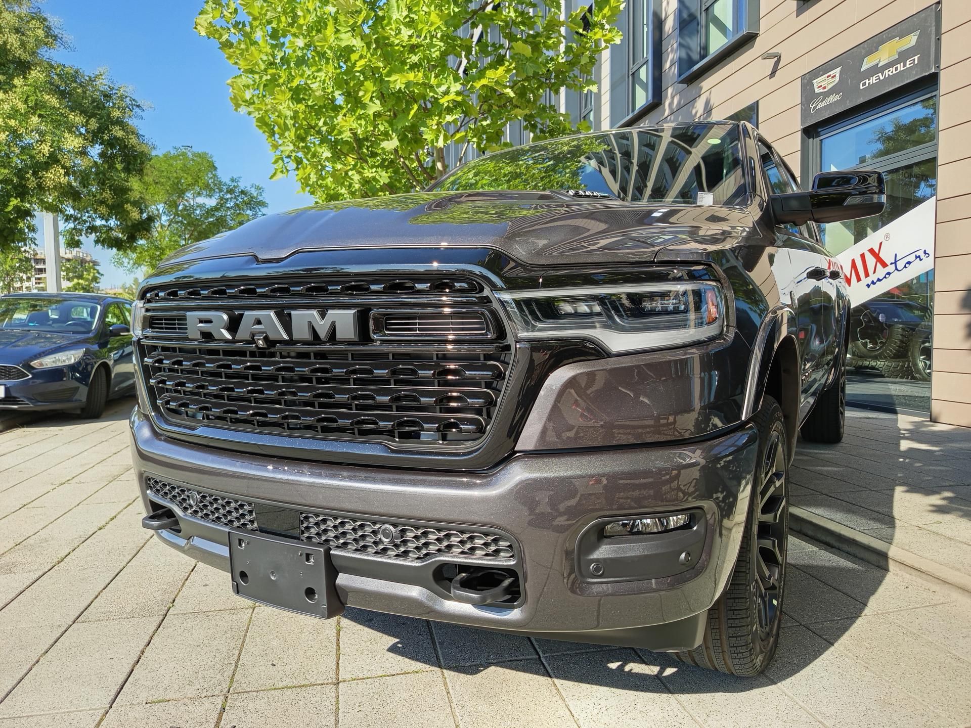 Dodge Ram, V8, 5.7l, Limited night edit. - fotka 6
