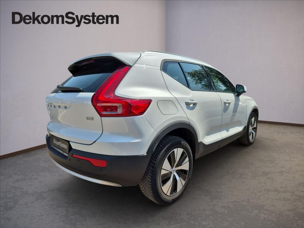 Volvo XC40, 2,0 B3 Core - fotka 3