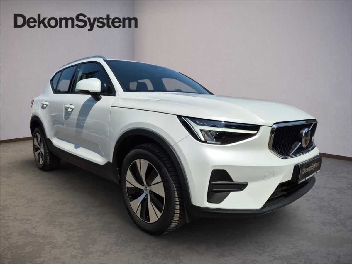 Volvo XC40, 2,0 B3 Core - fotka 2