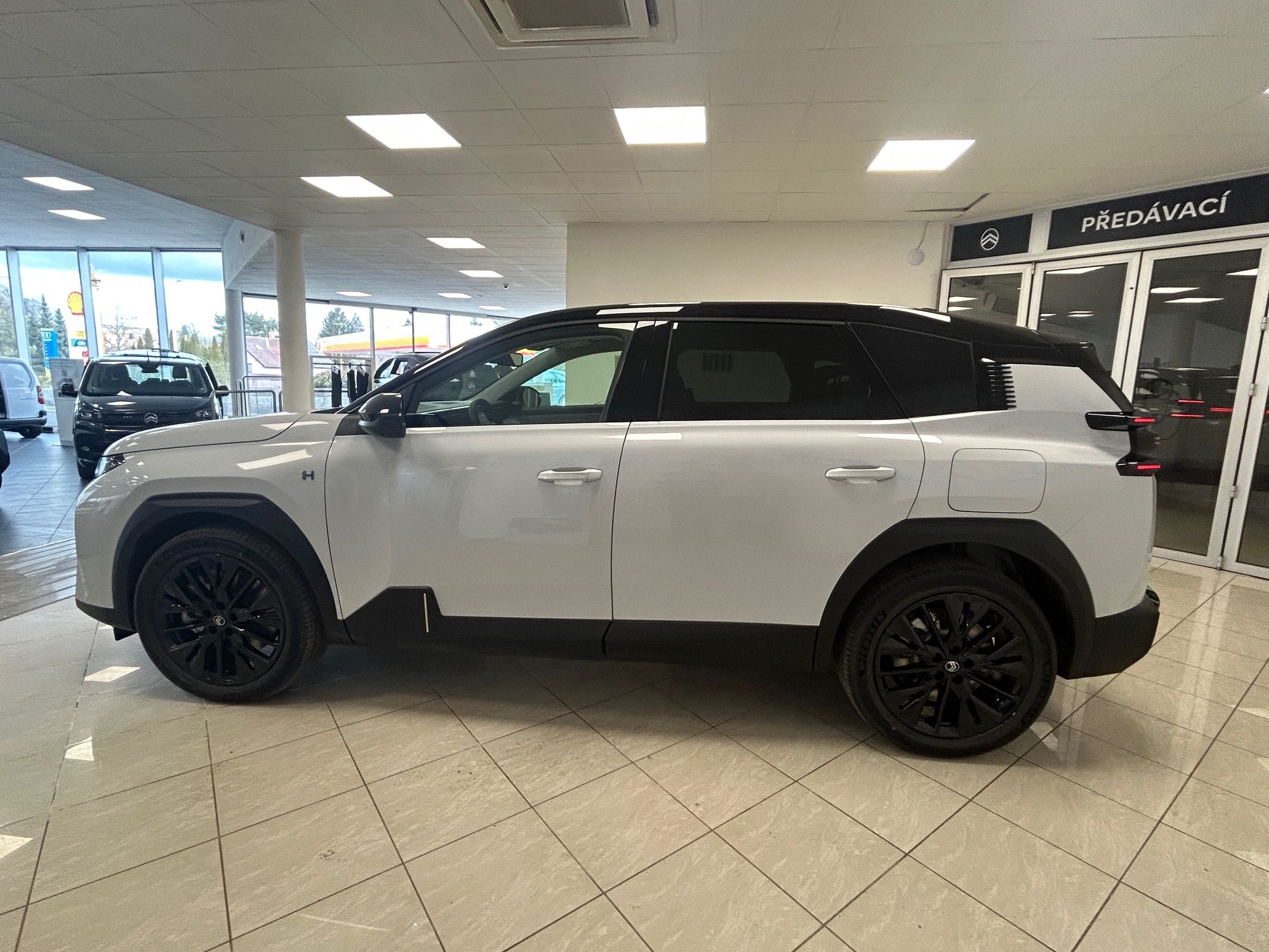 Citroën C5 Aircross, MAX 1,6 Plug-in HYBRID 225k - fotka 6