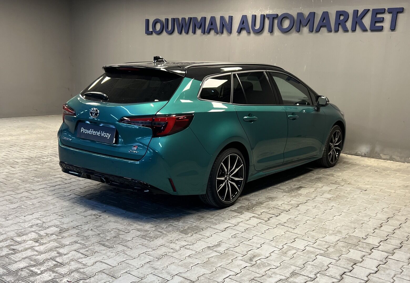 Toyota Corolla, 2,0 HYBRID AT GR SPORT JBL - fotka 2