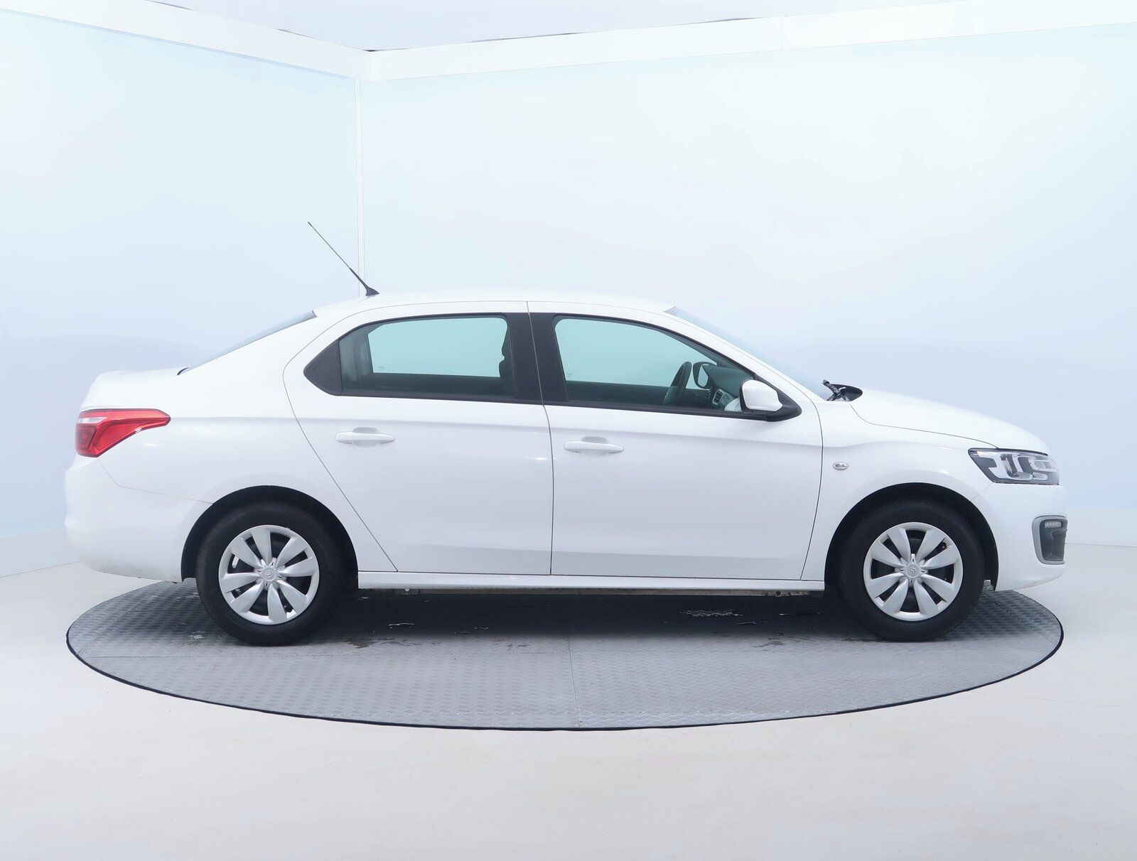 Citroën C-Elysée, 1.2 PureTech, Tendance, ČR - fotka 6