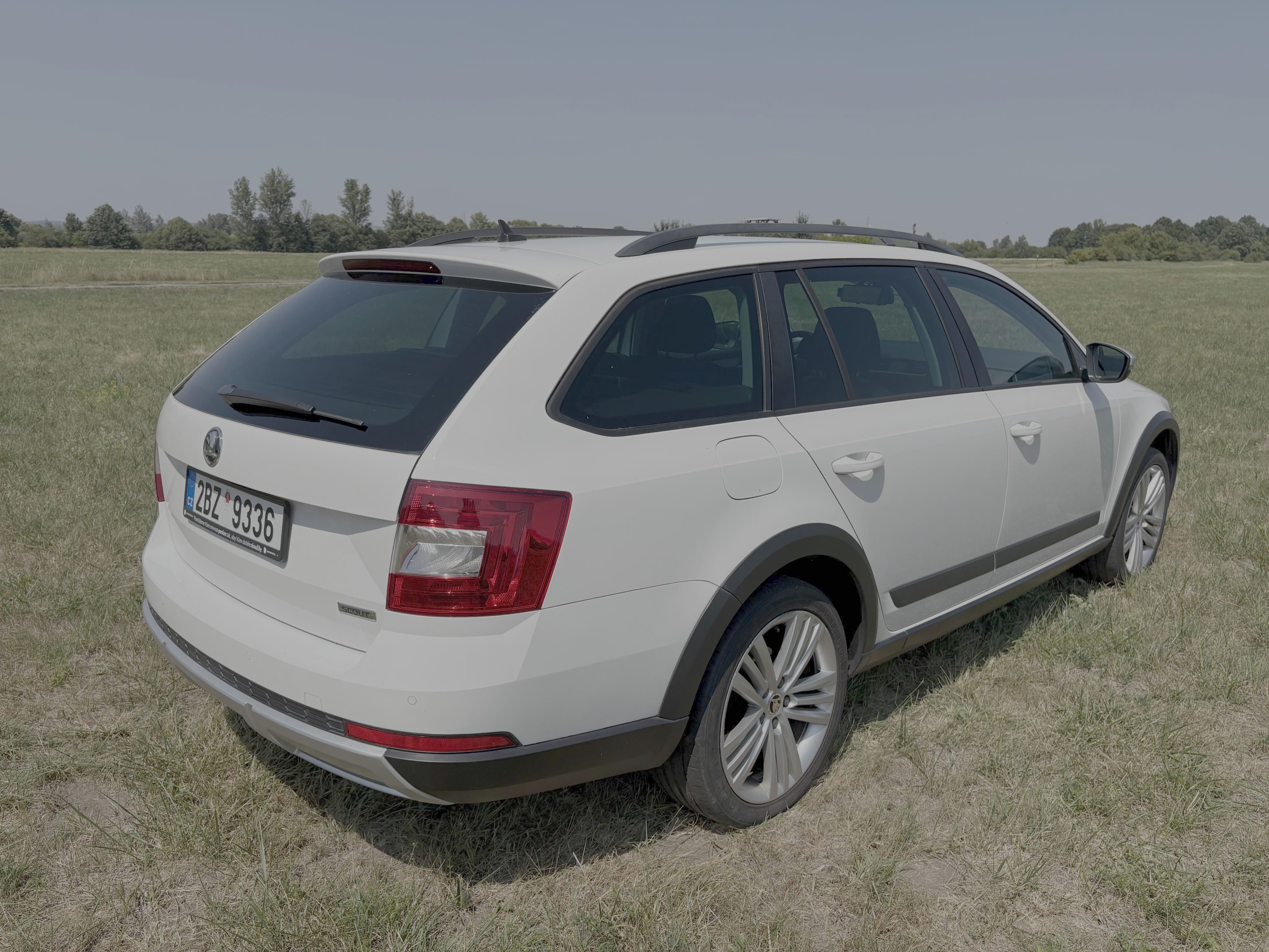 Škoda Octavia, Škoda Octavia Scout 2.0 TDI - fotka 4