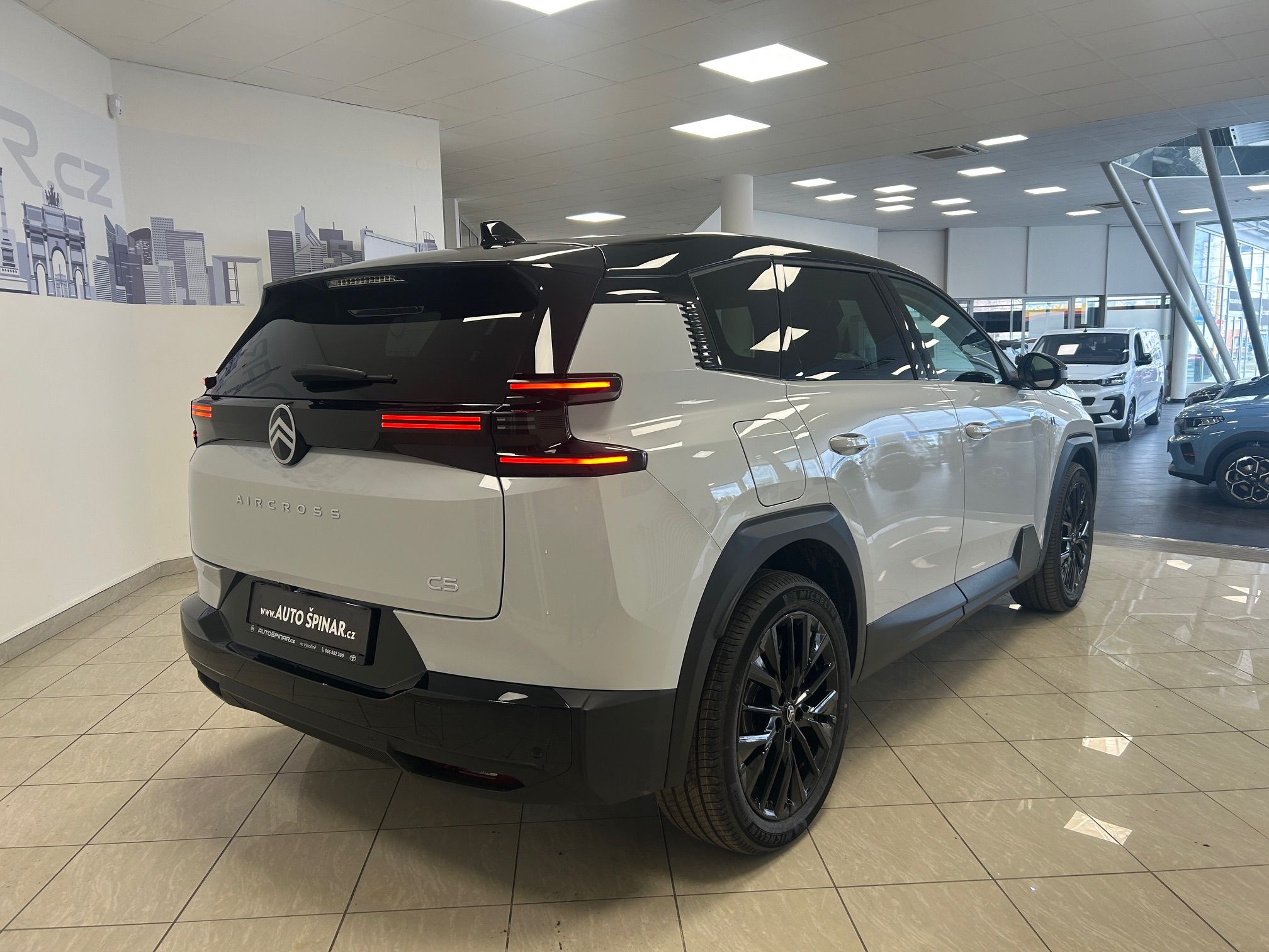 Citroën C5 Aircross, MAX 1,6 Plug-in HYBRID 225k - fotka 4