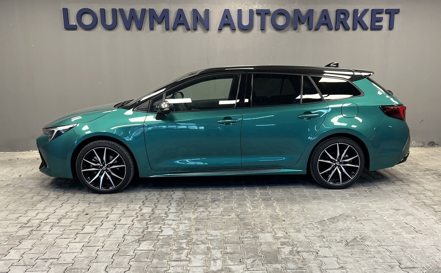 Toyota Corolla, 2,0 HYBRID AT GR SPORT JBL - fotka 4