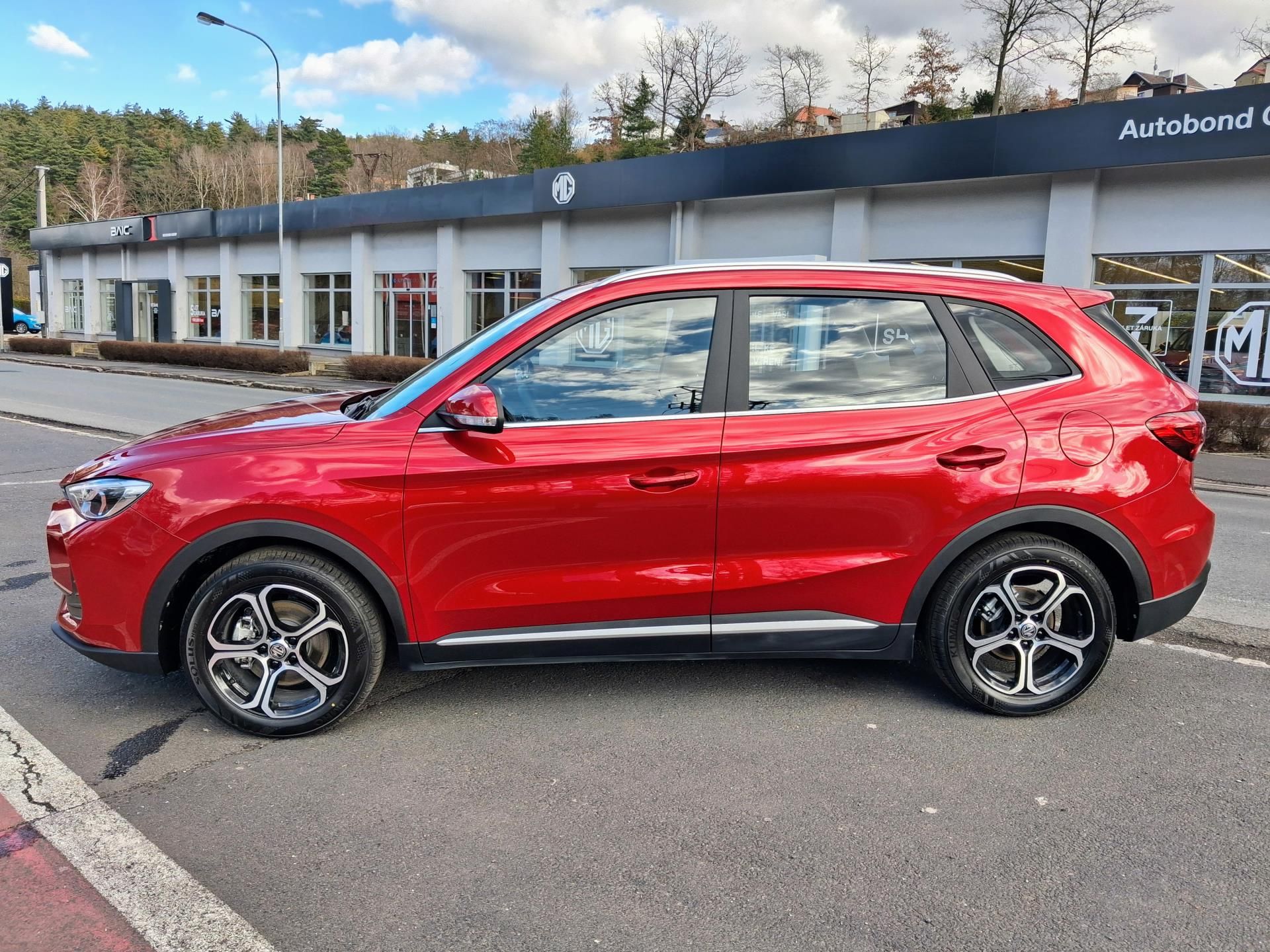 MG ZS, EMOTION Hybrid+ 145kW 4×2 AT - fotka 6