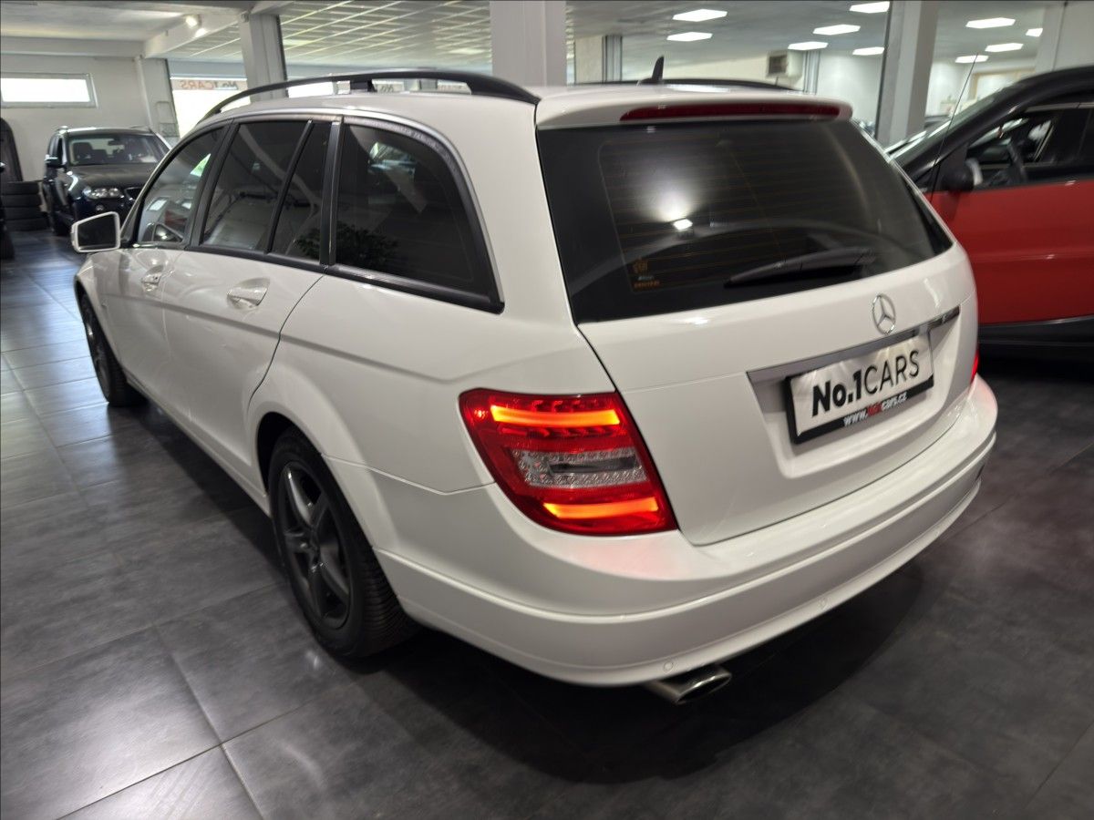 Mercedes-Benz Třídy C, 2,2   250CDI 4MATIC AVANTGARDE - fotka 4