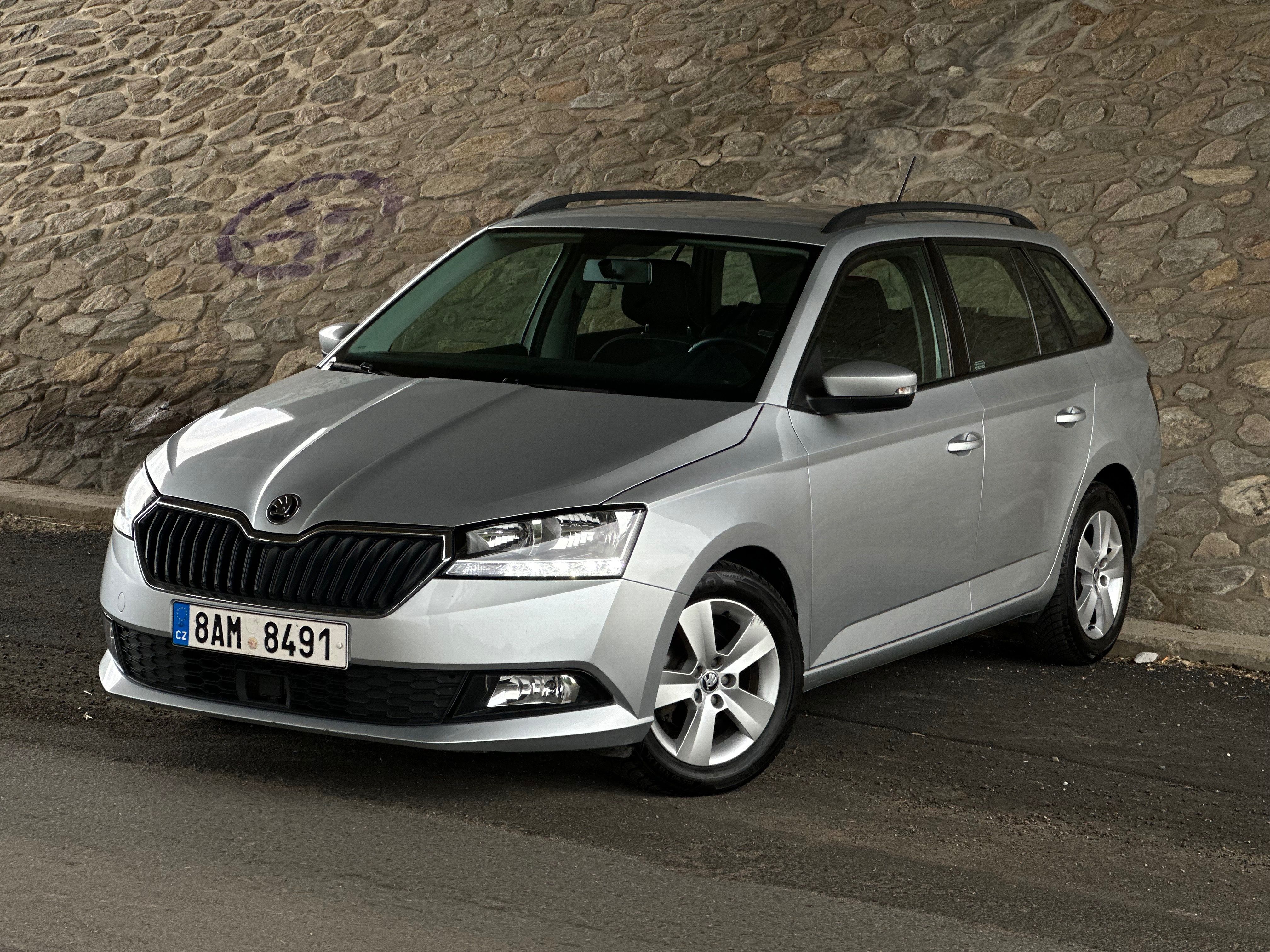 Škoda Fabia, 1.0 TSI 70 kW Ambition Combi - fotka 2