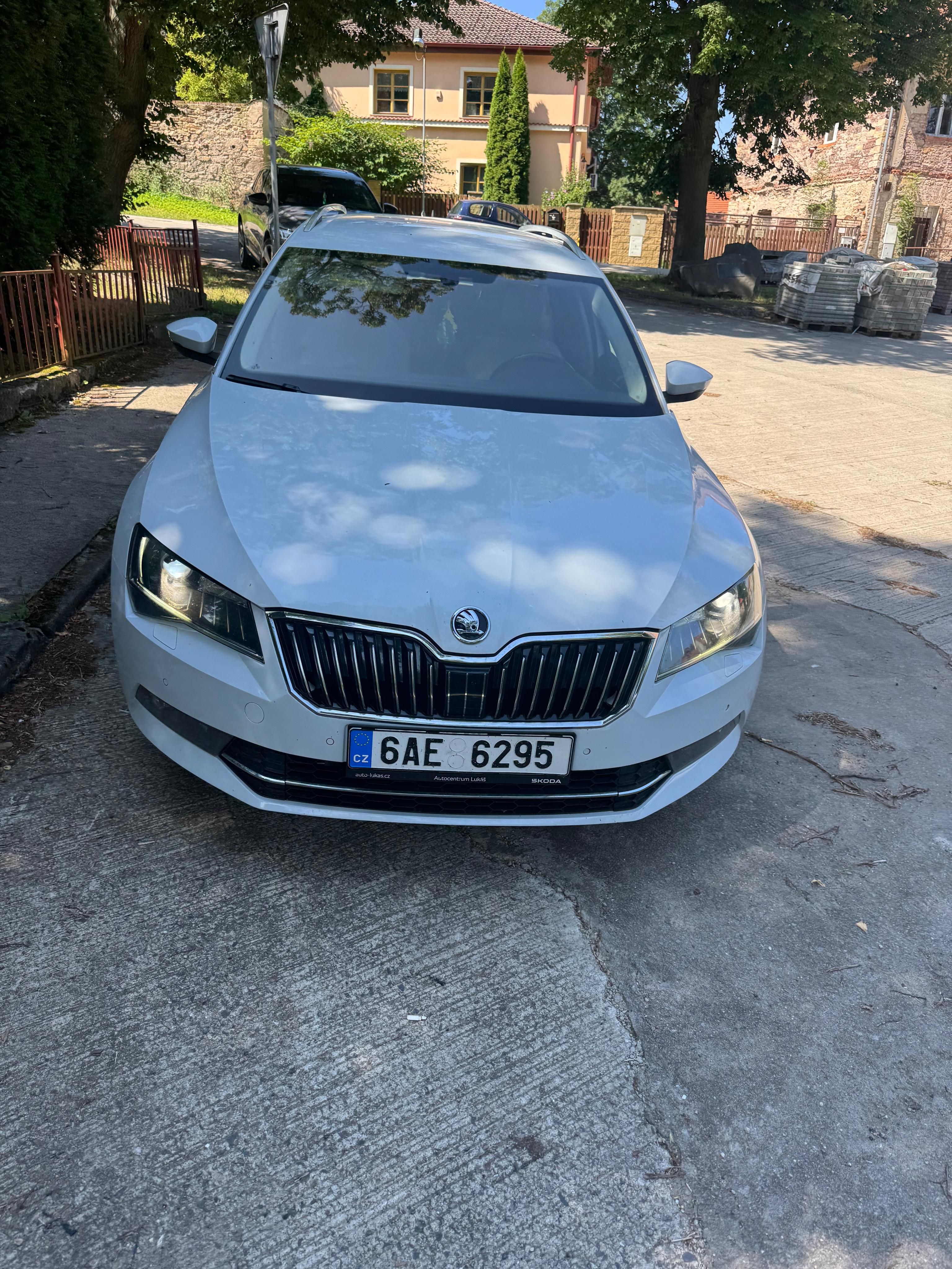 Škoda Superb, Skoda Superb 3 2017 najezd 240 - fotka 2