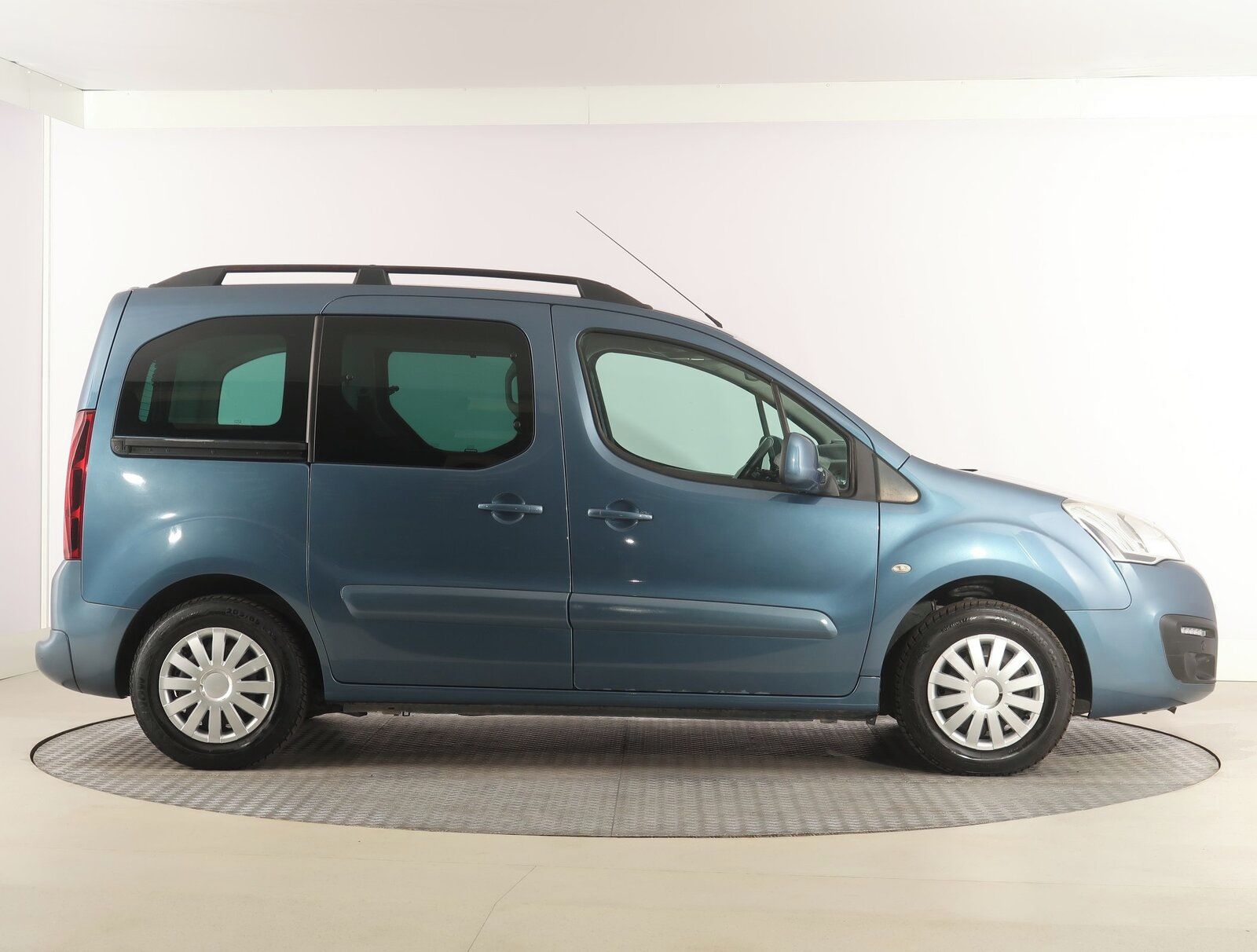 Peugeot Partner, 1.6 BlueHDi, Active, 5Míst - fotka 6
