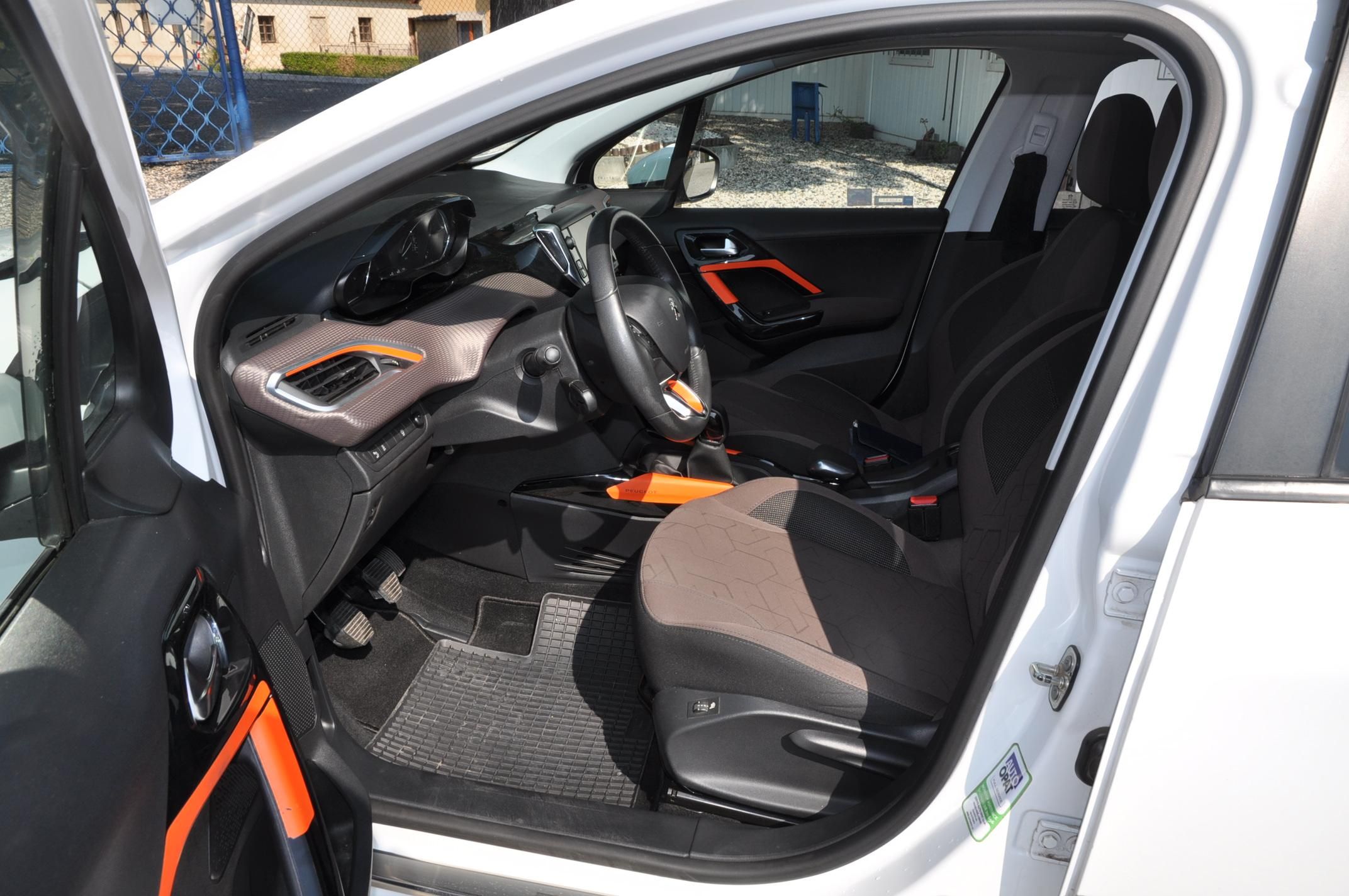 Peugeot 2008, 1.6VTi 88kW - fotka 6
