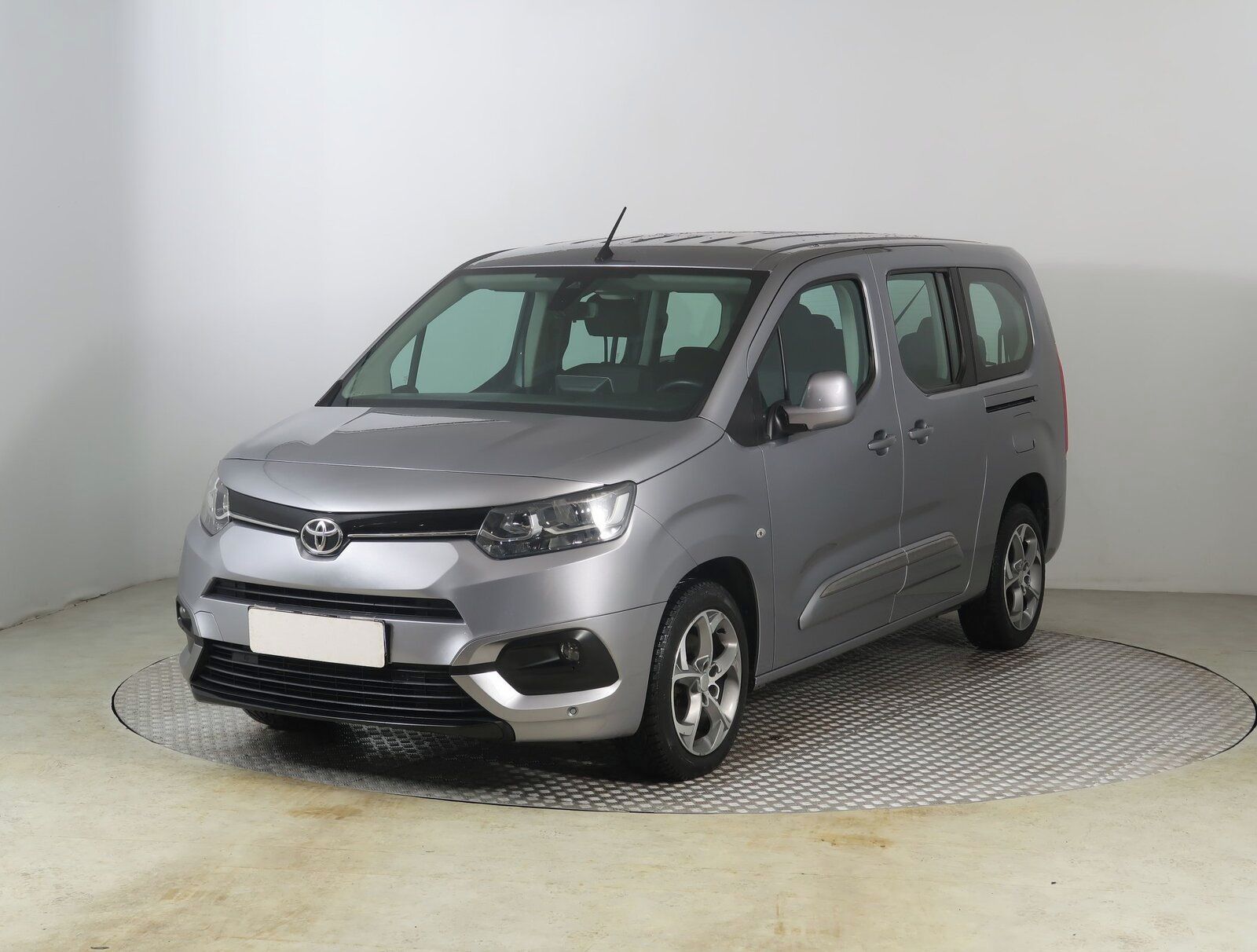 Toyota Proace City Verso, Maxi 1.5 D-4D, Shuttle, 7Míst - fotka 2