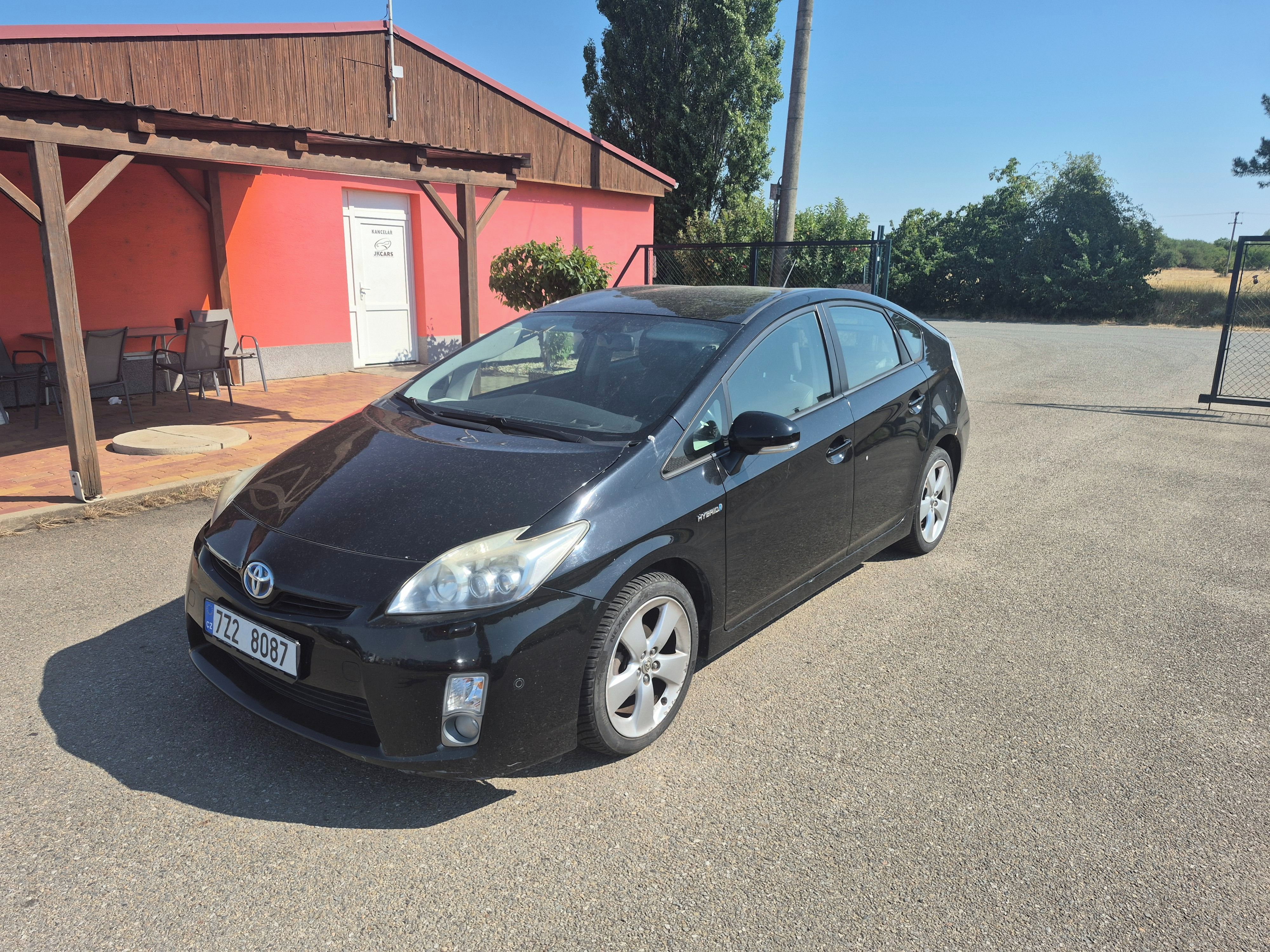 Toyota Prius, 1,8i,73kW, HYBRID, automat - fotka 3