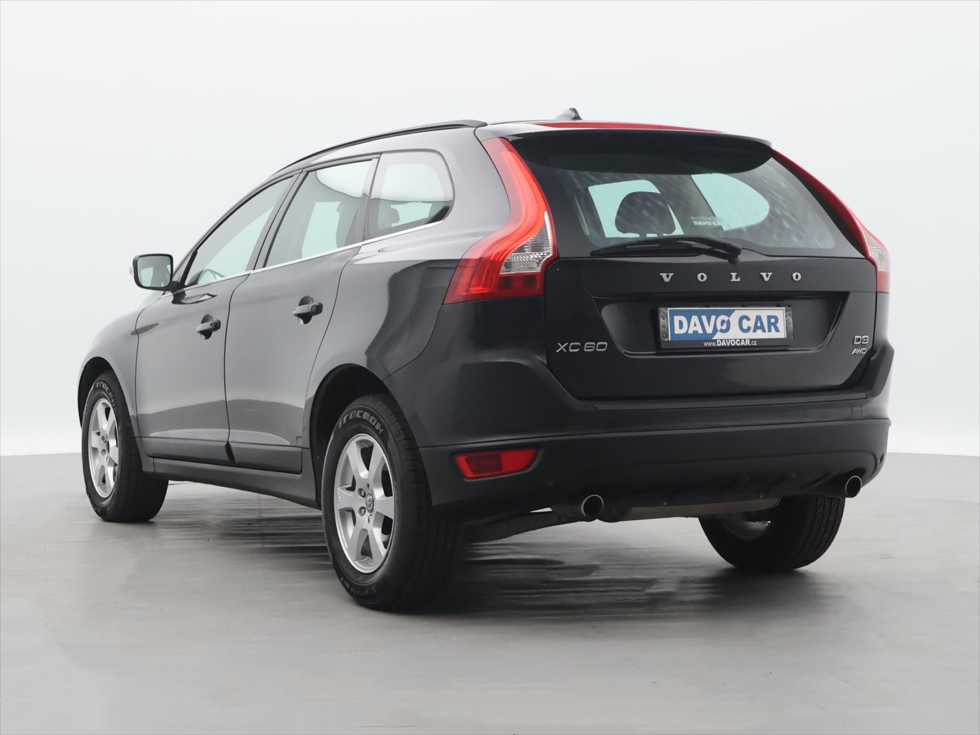Volvo XC60, 2,4 D3 120kW Momentum AWD AUT - fotka 5