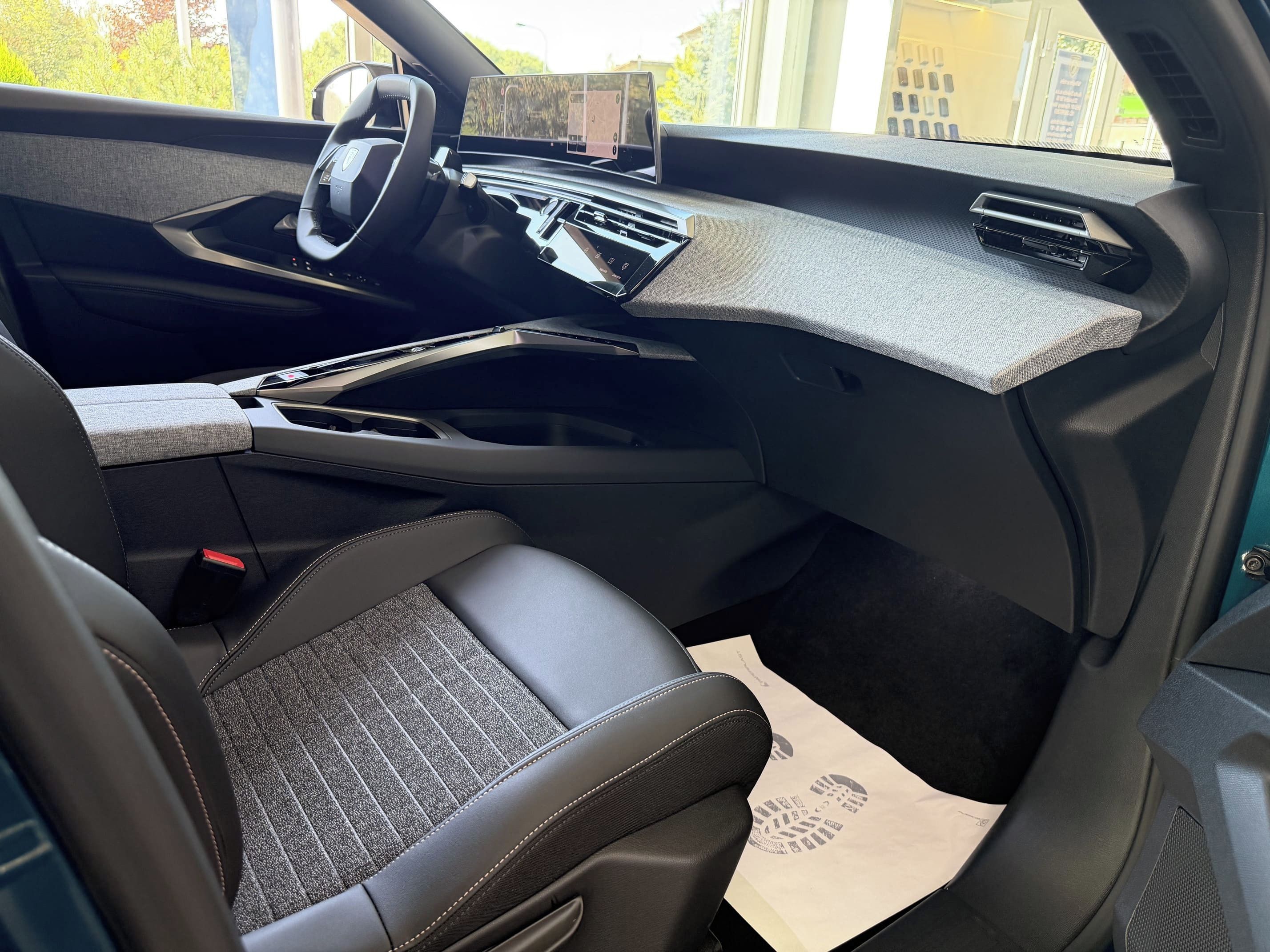 Peugeot 5008, BUSINESS Hybrid 145 e-DCS6 - fotka 6