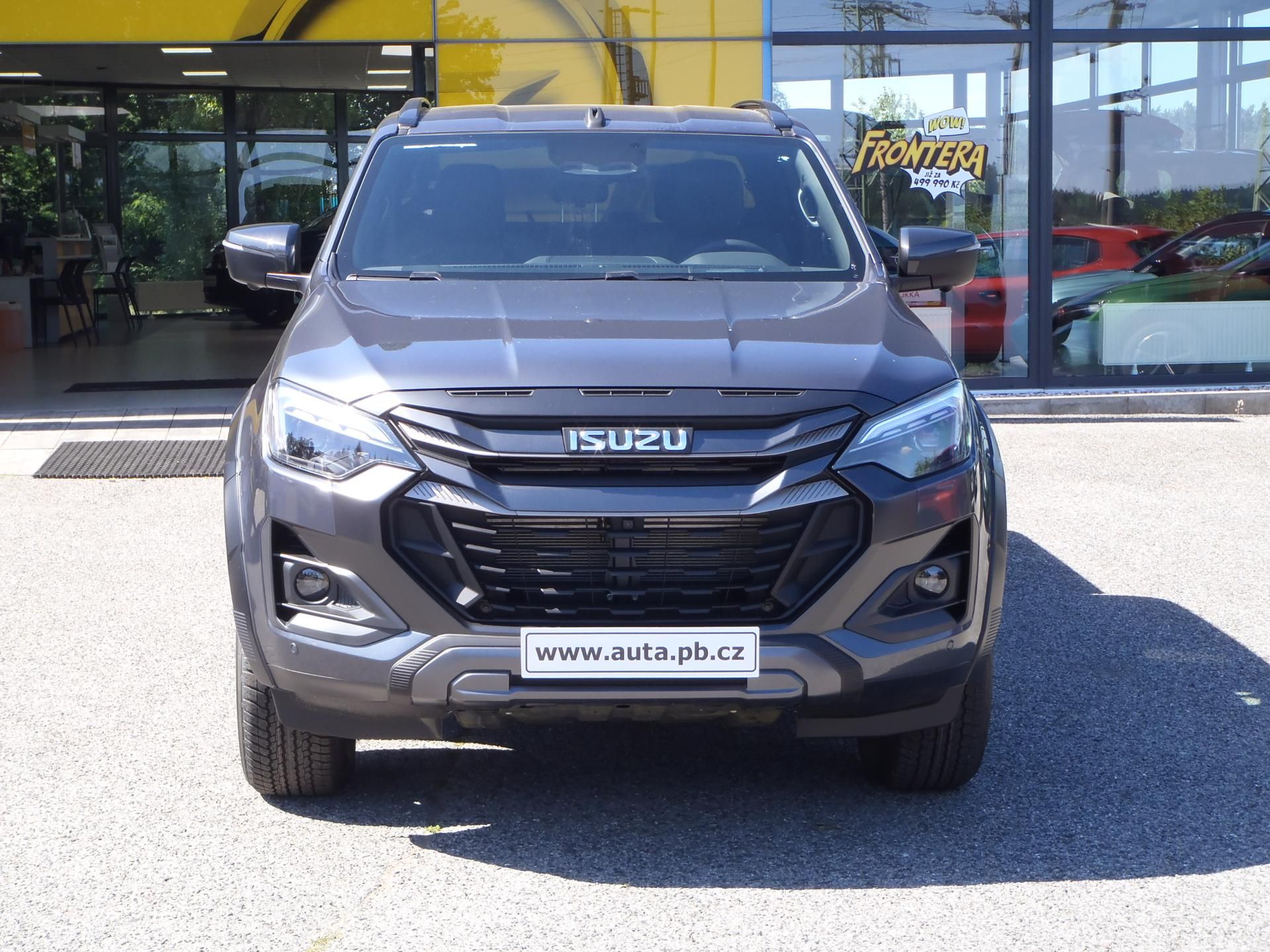 Isuzu D-Max, 2.2 Double Cab V-CROSS 4x4 - fotka 2