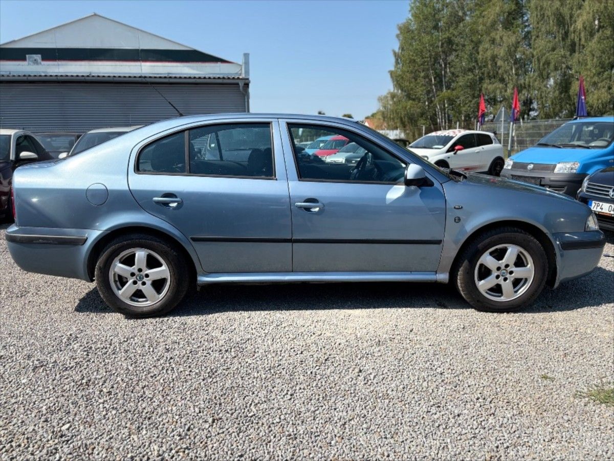 Škoda Octavia, 1,9 TDi  Tour - fotka 5