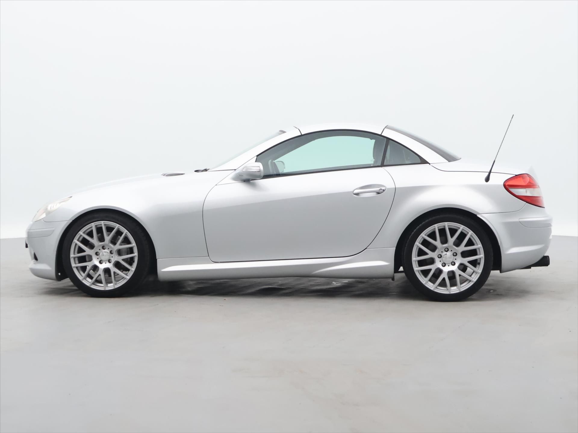 Mercedes-Benz SLK, 3.5 350 V6 200kW Serv.kniha - fotka 4
