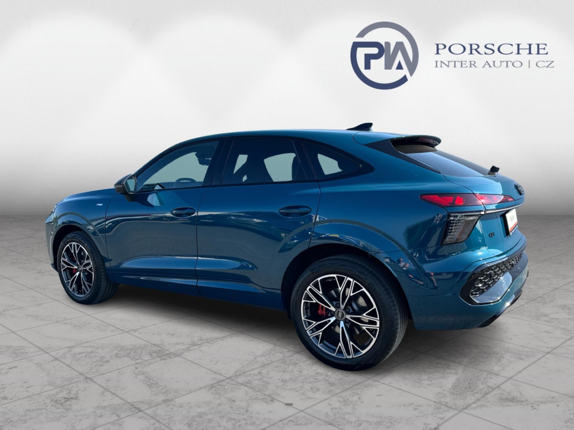 Audi Q3, SB S line TFSI 195 kW quattro - fotka 4