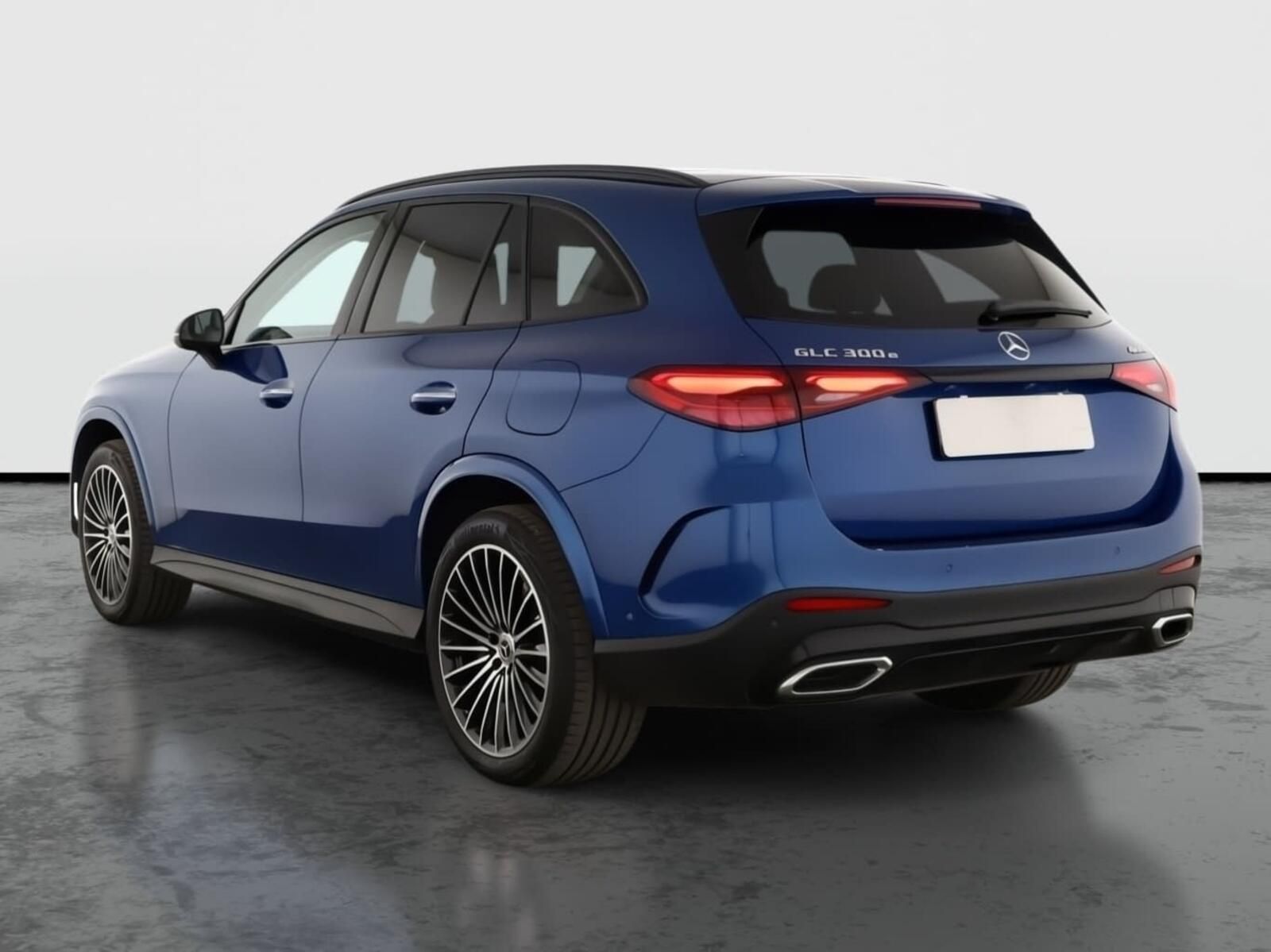 Mercedes-Benz GLC, 300 e 4MATIC, AMG Line - fotka 4