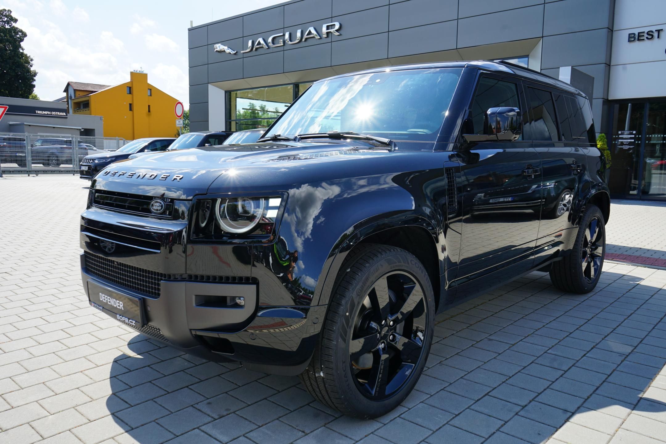 Land Rover Defender, 110 X-Dynamic HSE P425 - fotka 4