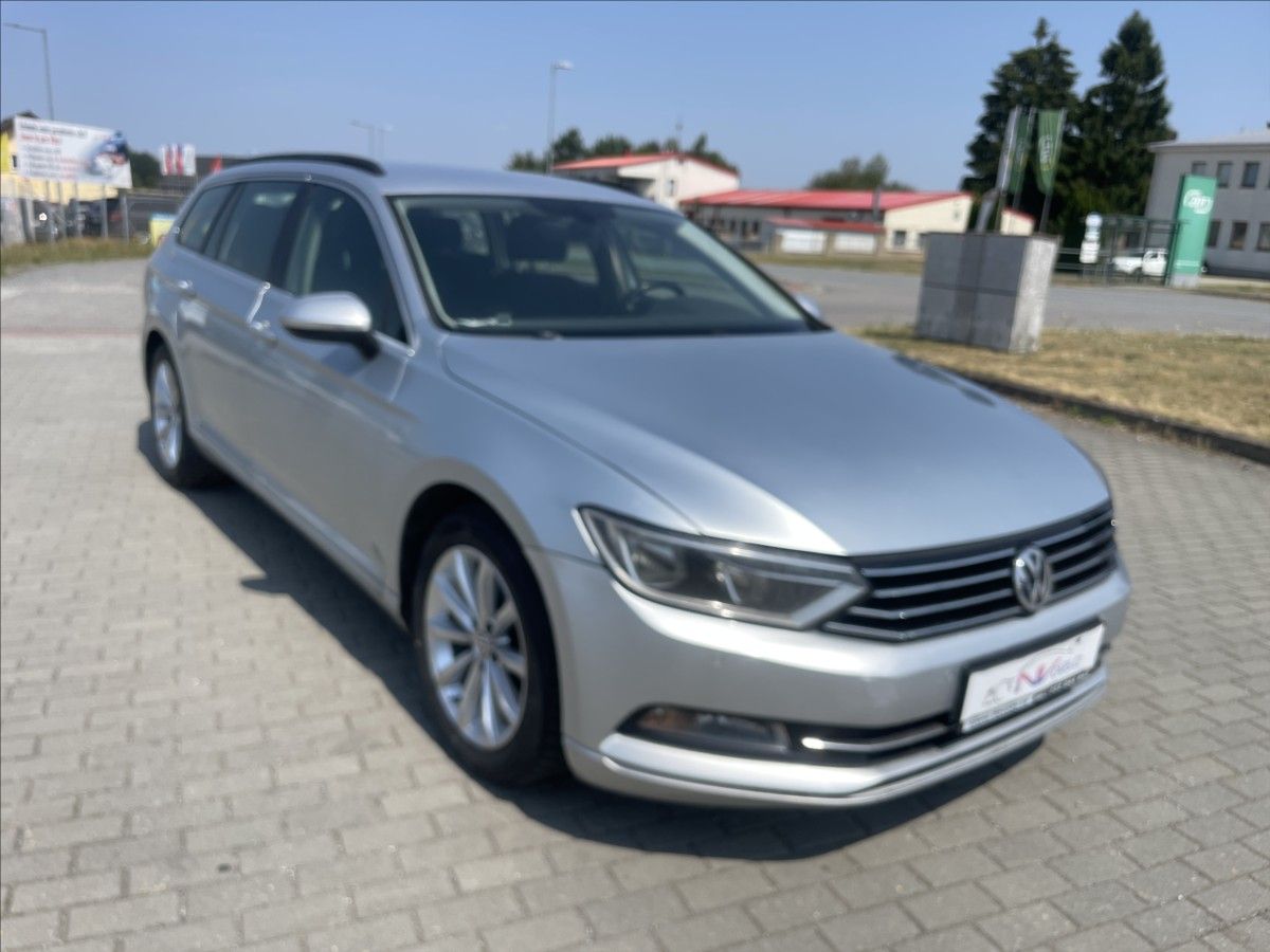 Volkswagen Passat, 2,0 TDi 110kw Highline DSG GPS - fotka 6