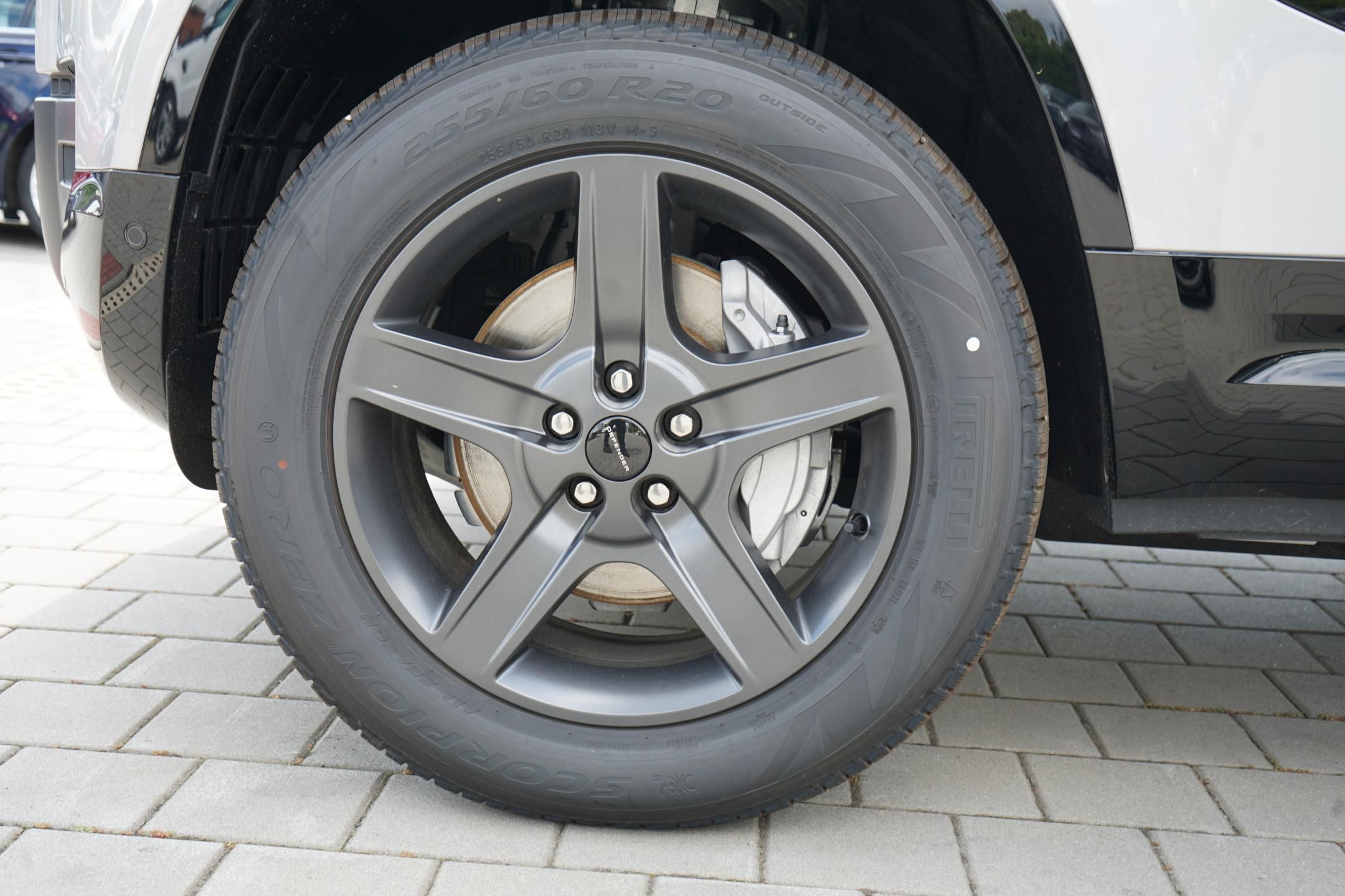 Land Rover Defender, 110 X-Dynamic SE P300e - fotka 2